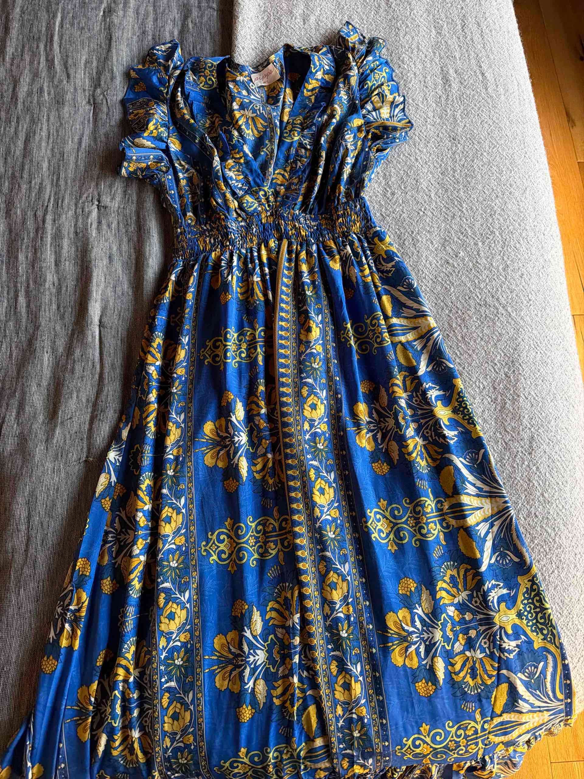 Vestido largo azul estampado floral marca Pippa