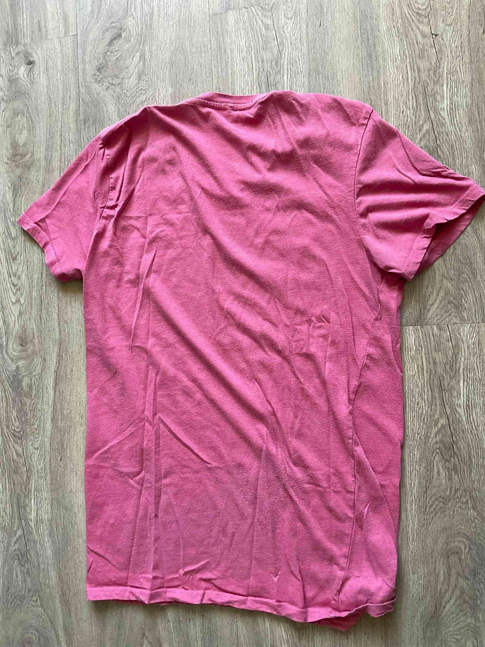Polera rosada para hombre - miniatura 2
