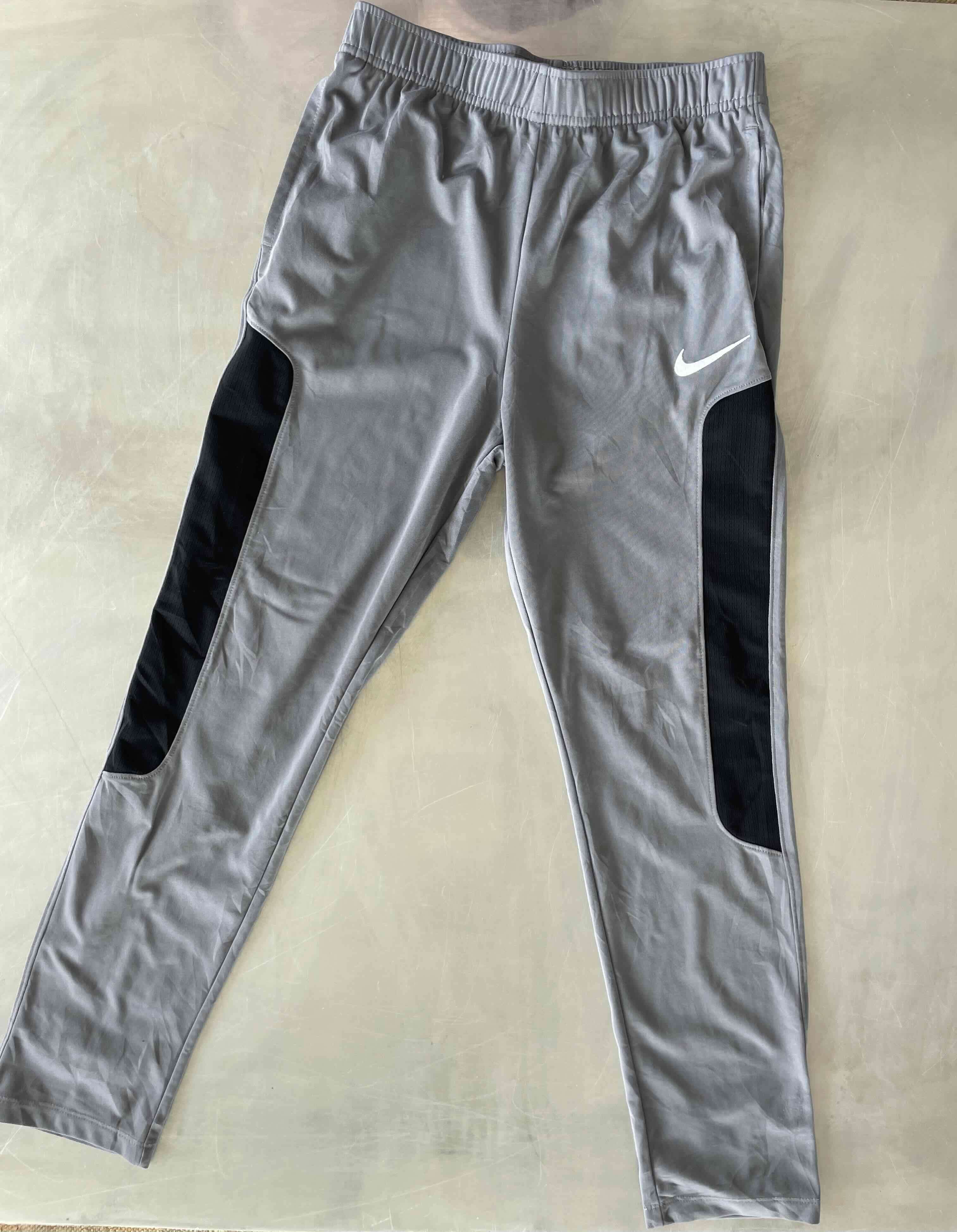 Buzo deportivo gris Nike - miniatura 2