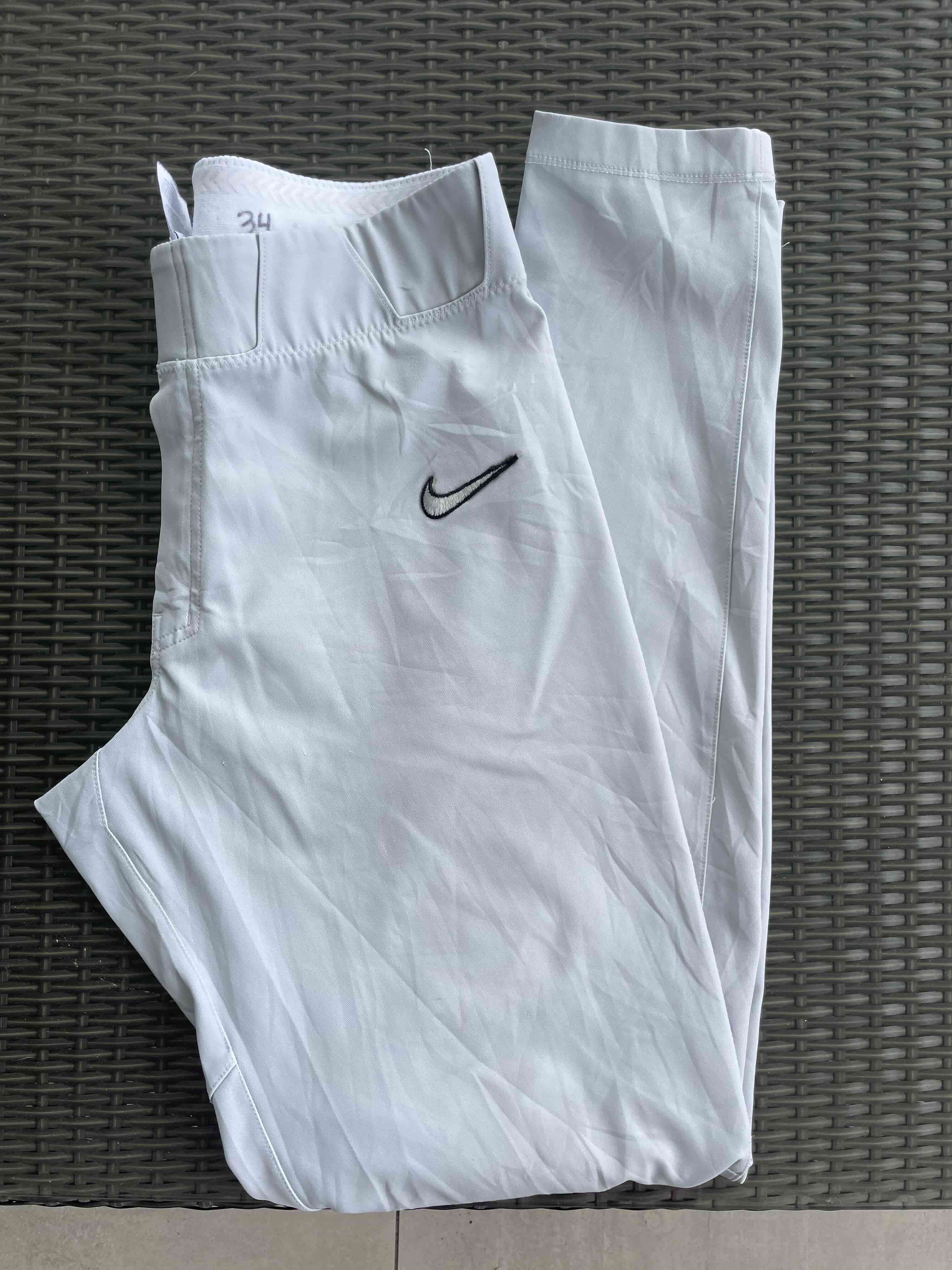 Pantalones deportivos Nike blancos