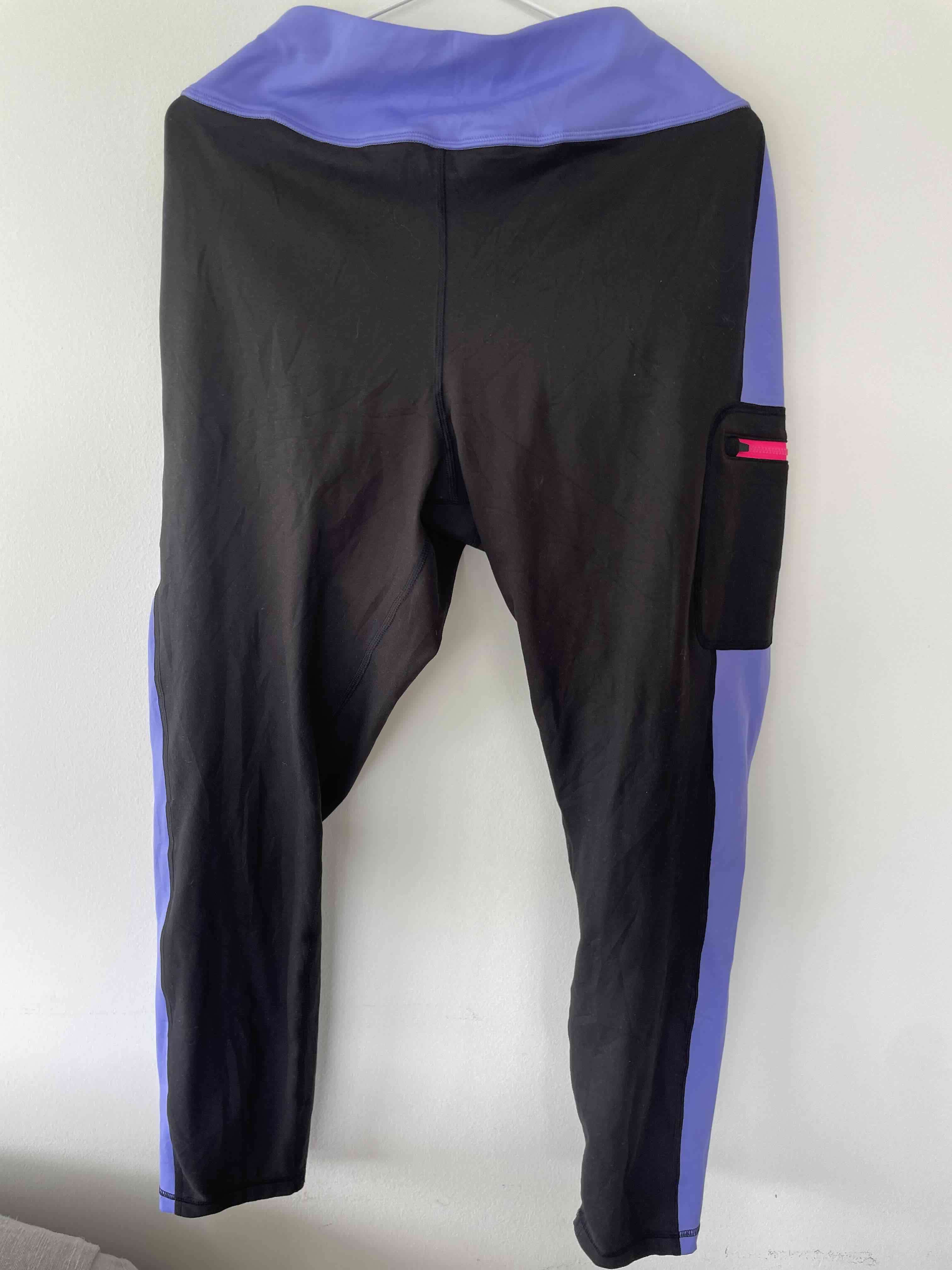 Leggings deportivos negro y morado