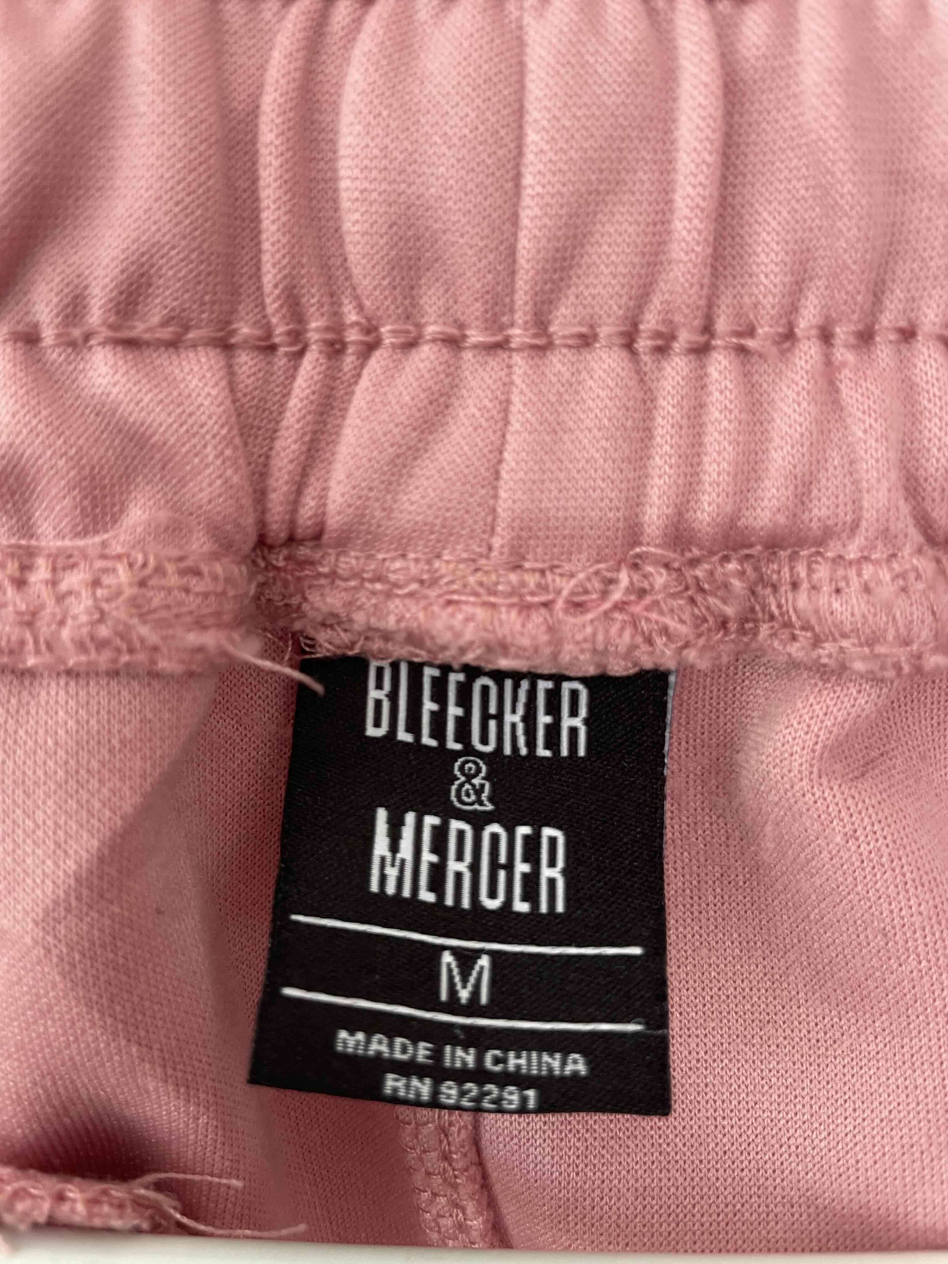 Pantalones deportivos rosados - miniatura 2