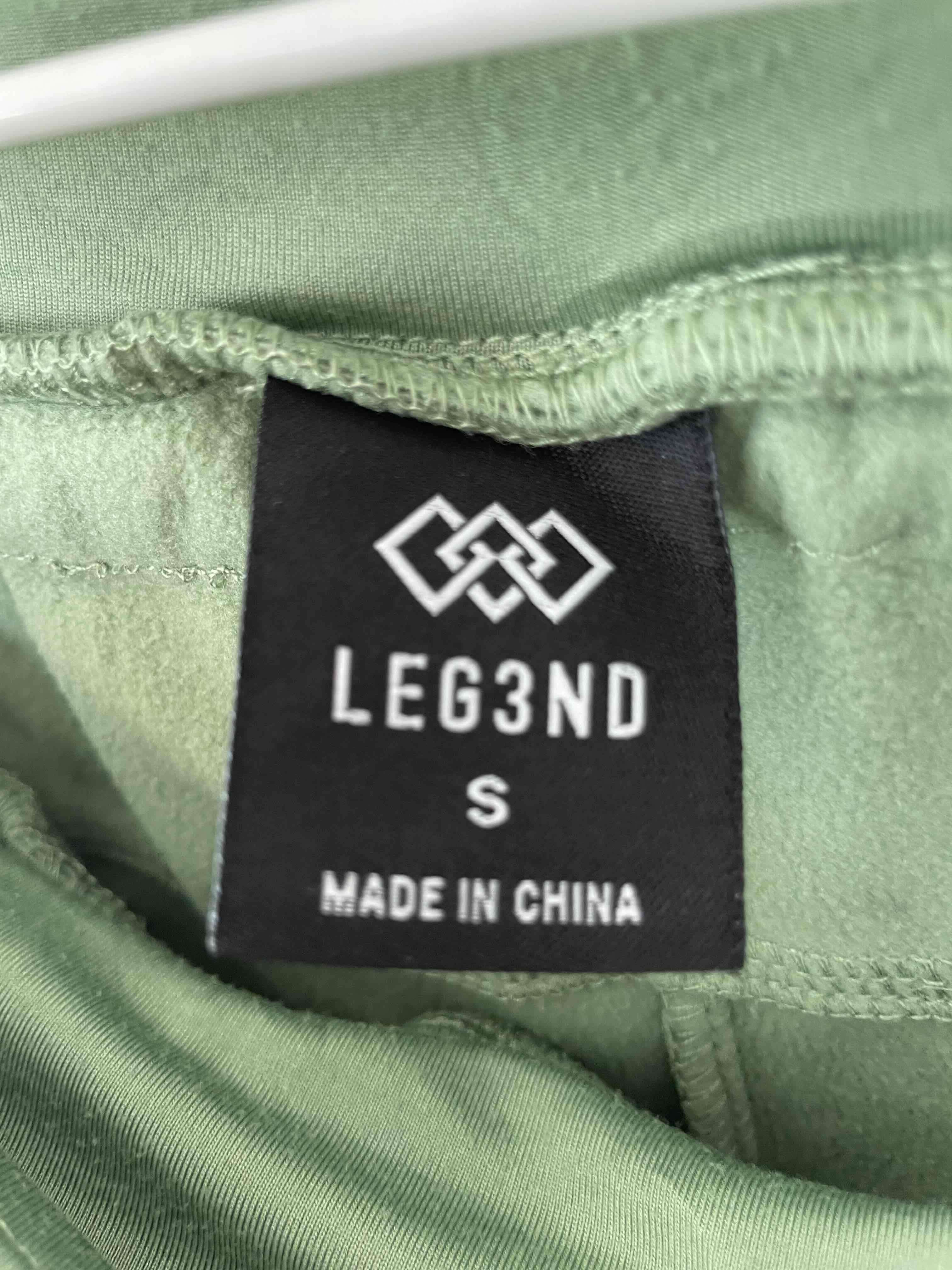 Pantalones deportivos verdes - miniatura 2