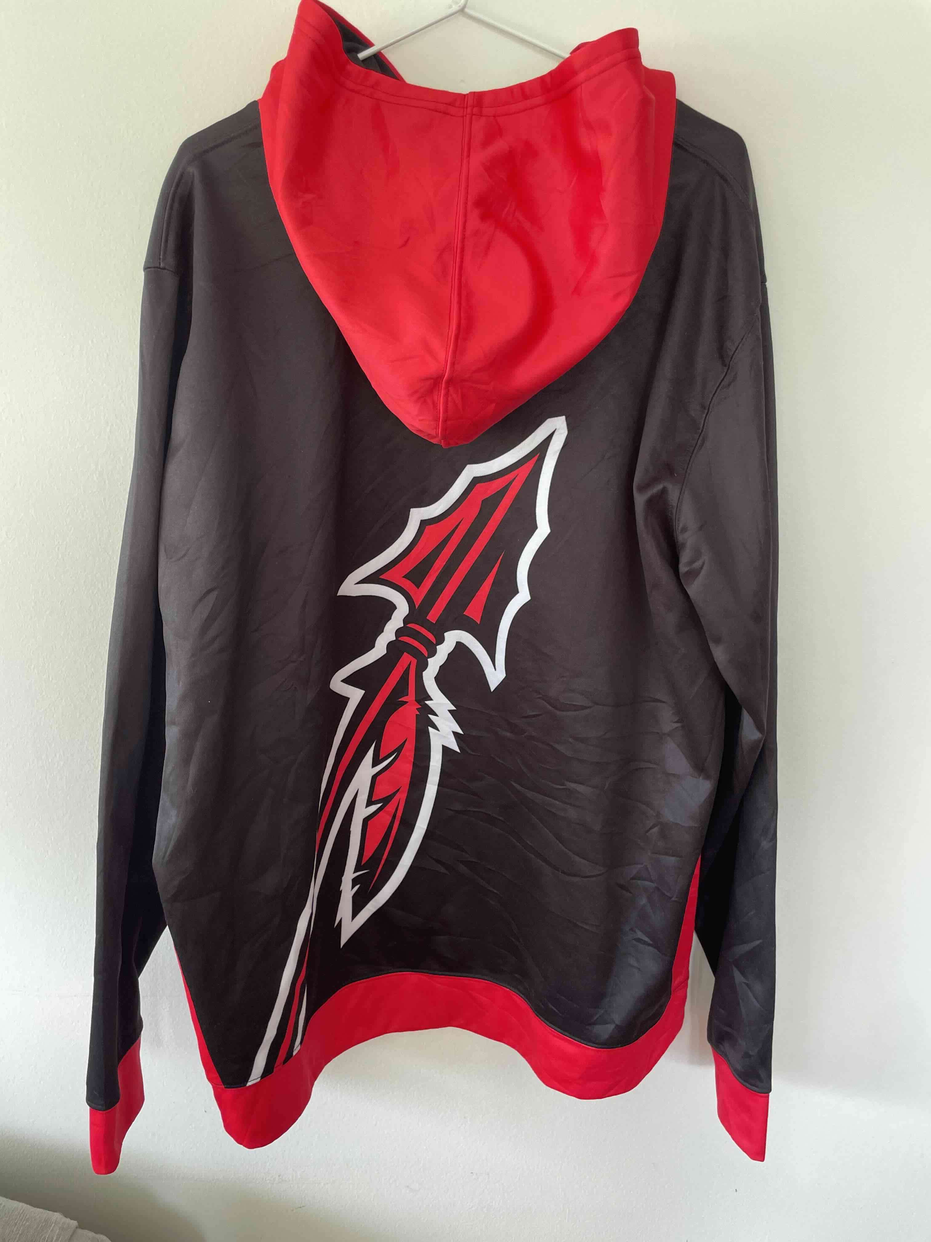 Conjunto deportivo negro y rojo - miniatura 4