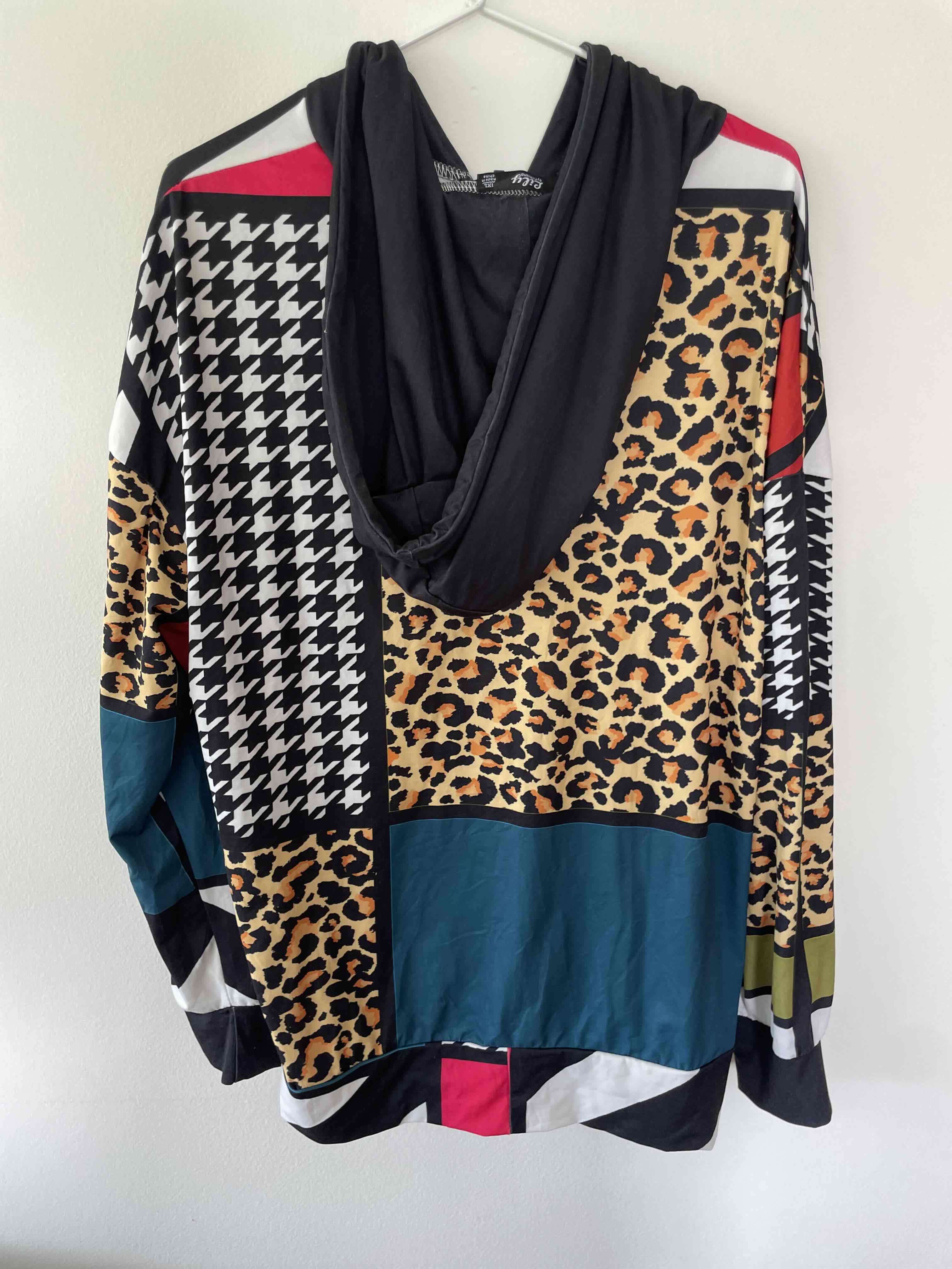 Chaqueta estampada con capucha - miniatura 2