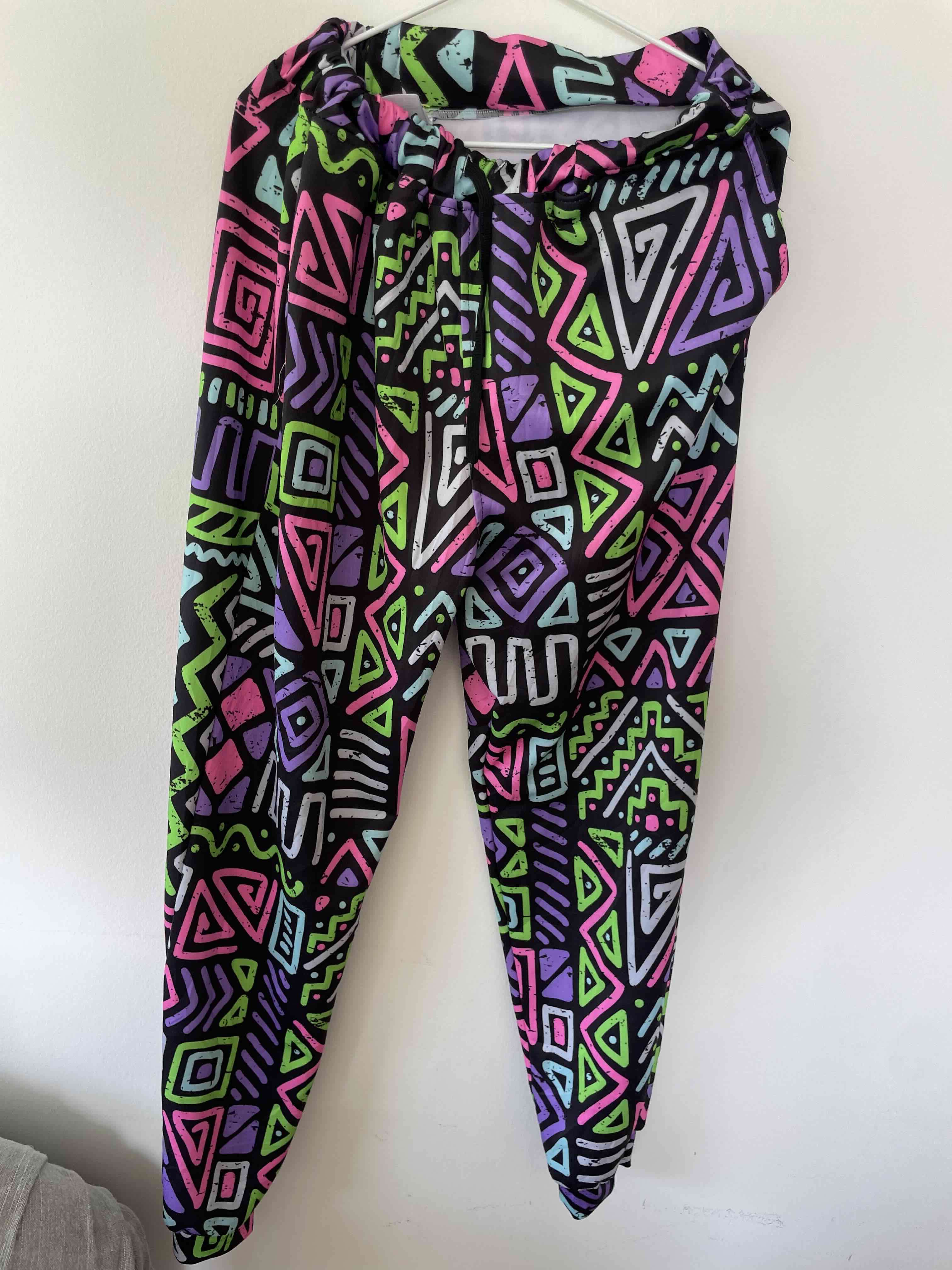 Pantalones estampados coloridos