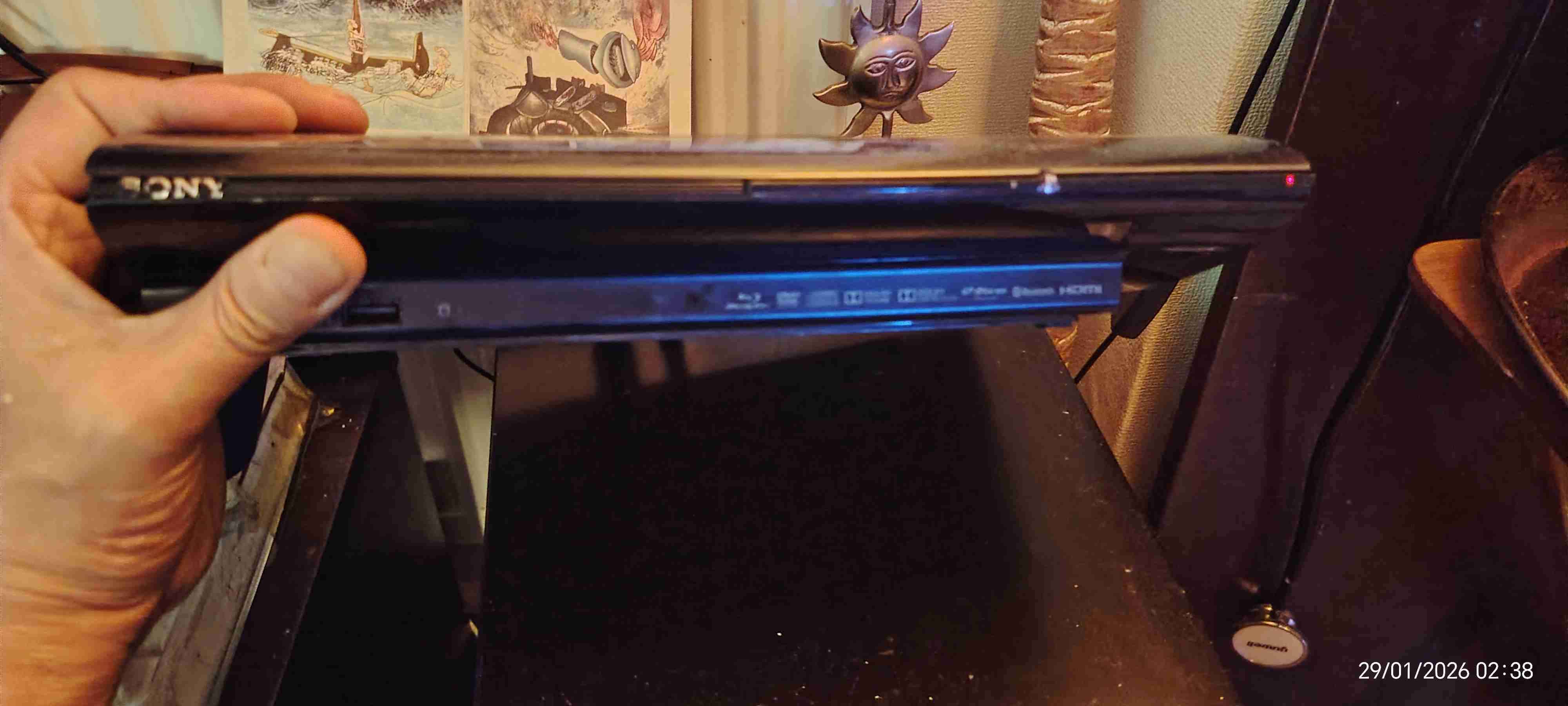 Consola PS3  excelente estado con dos controles - miniatura 3