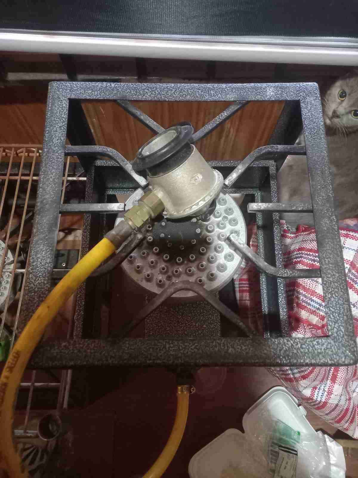 Cocina de gas en base metálica - miniatura 2