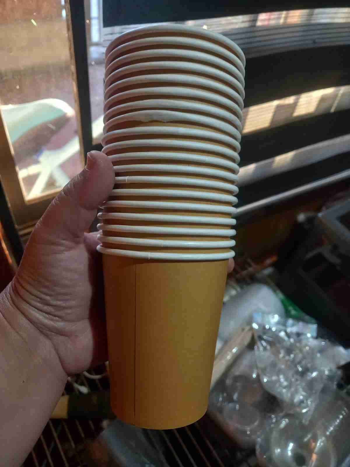 Pack de vasos desechables blancos - miniatura 3