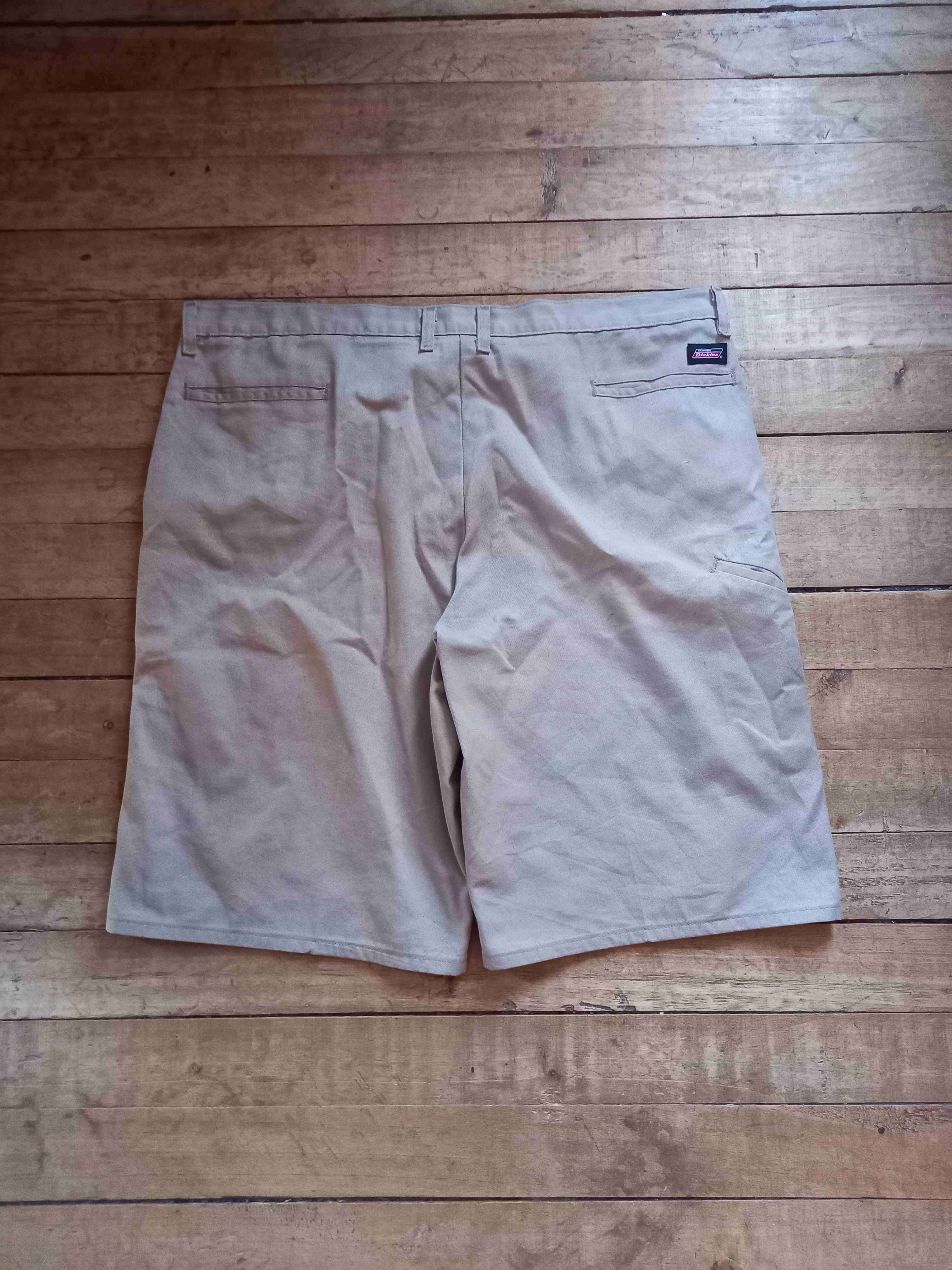 Pantalón beige estilo casual - miniatura 2