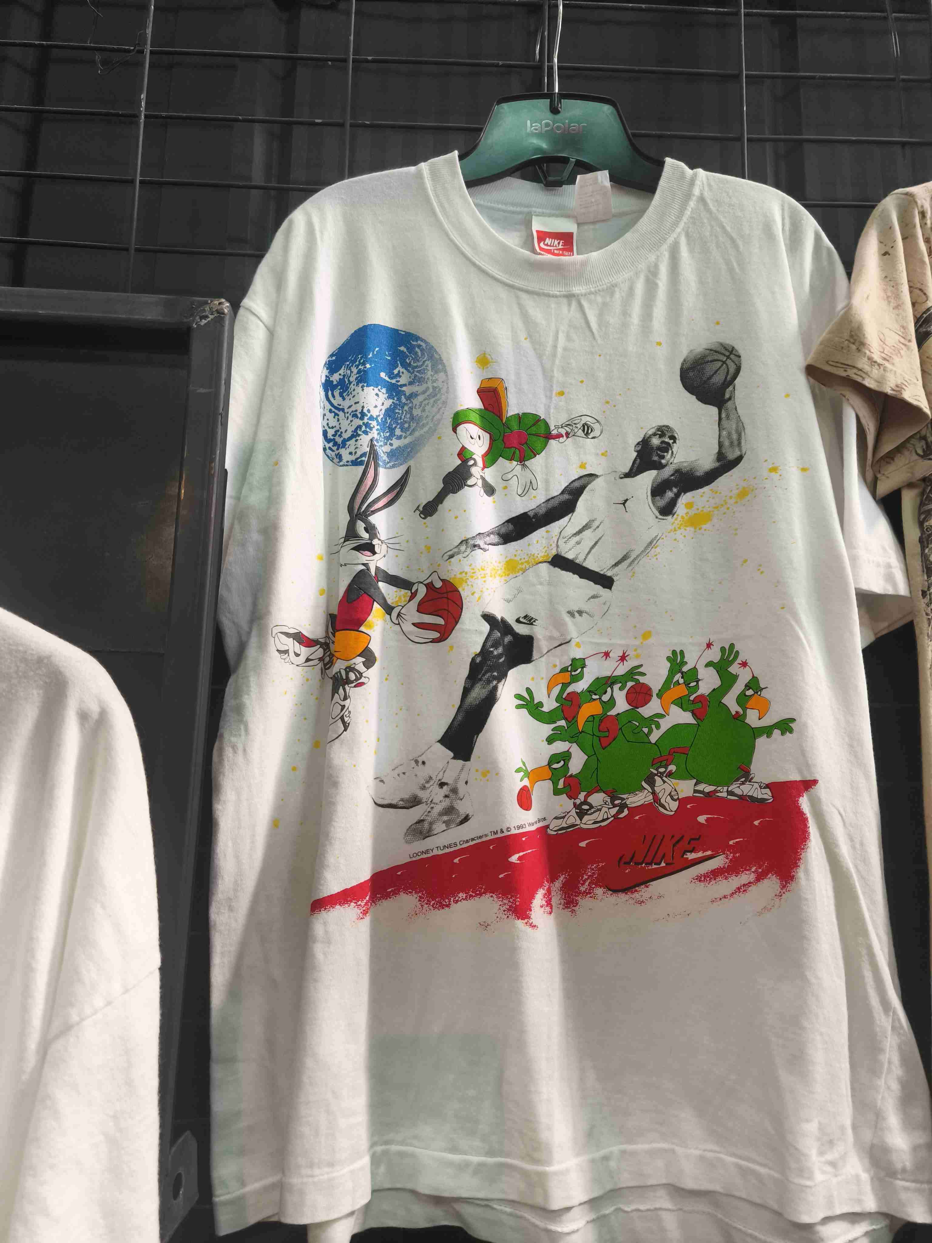 Polera Nike Space Jam estampada