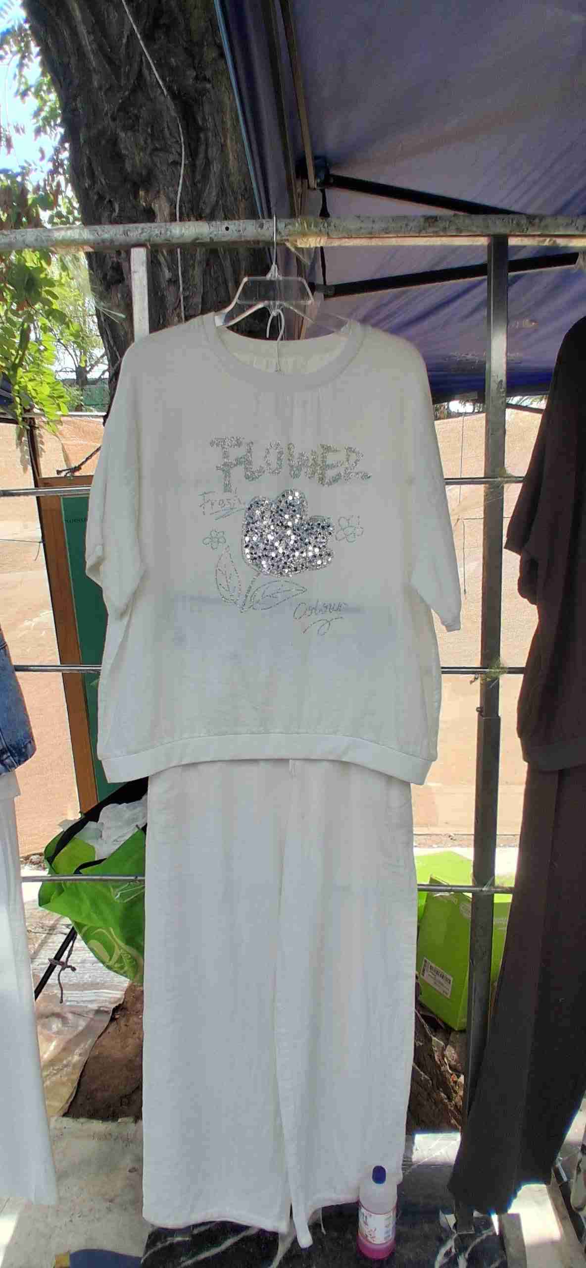 Conjunto blanco con estampado floral