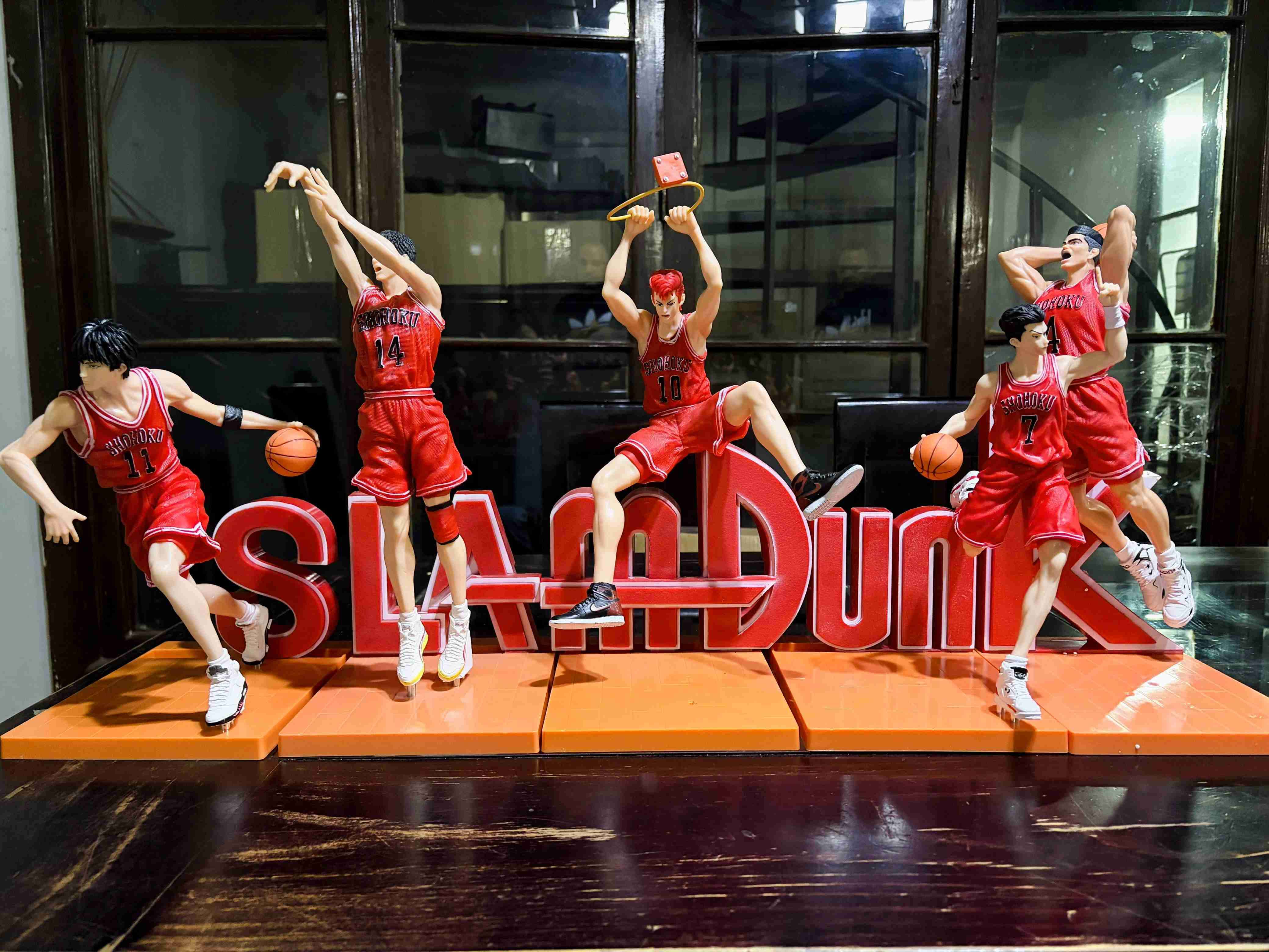 Polera flúor y figuras anime - miniatura 2