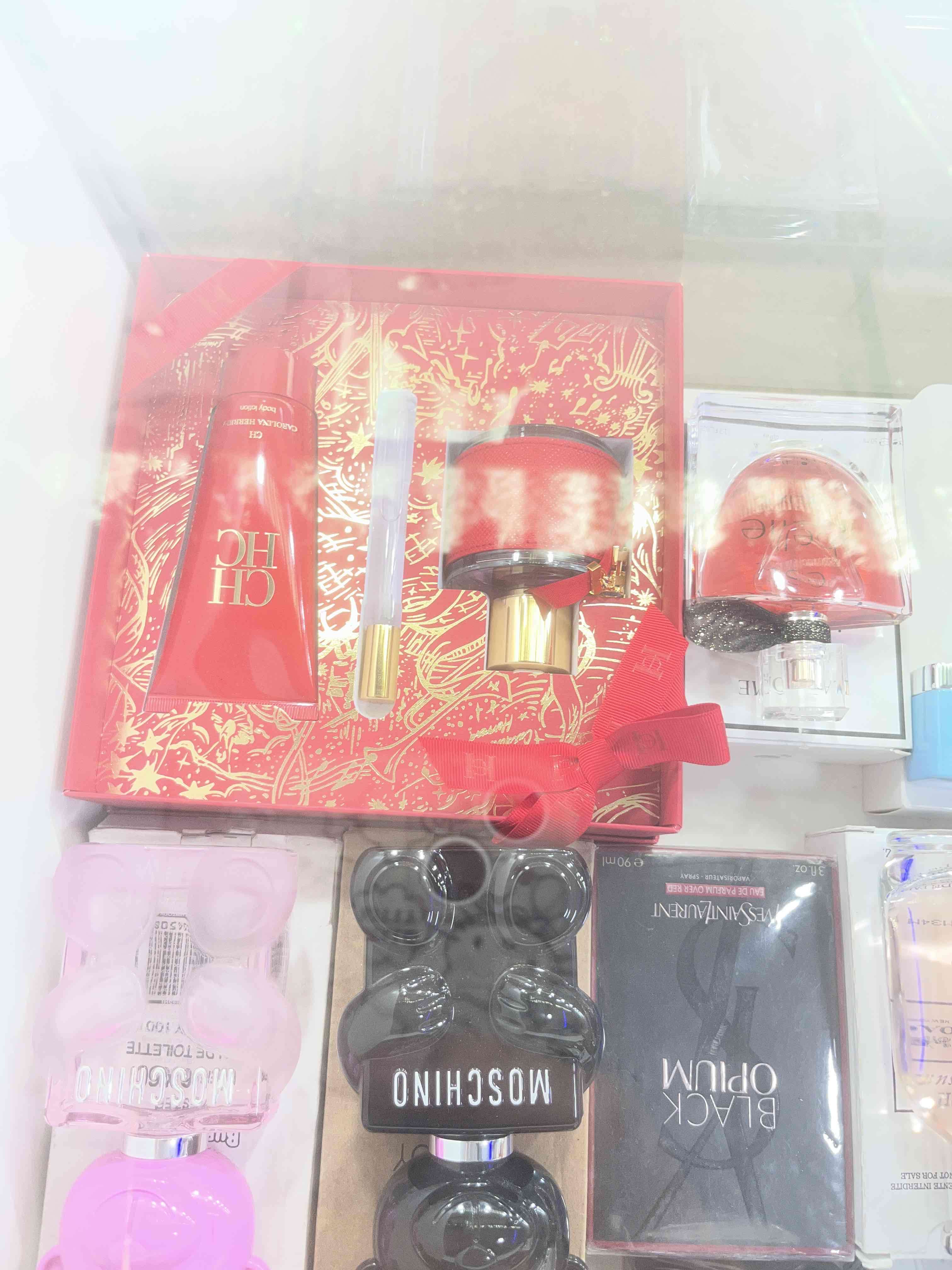 Set de perfumes CH y Moschino