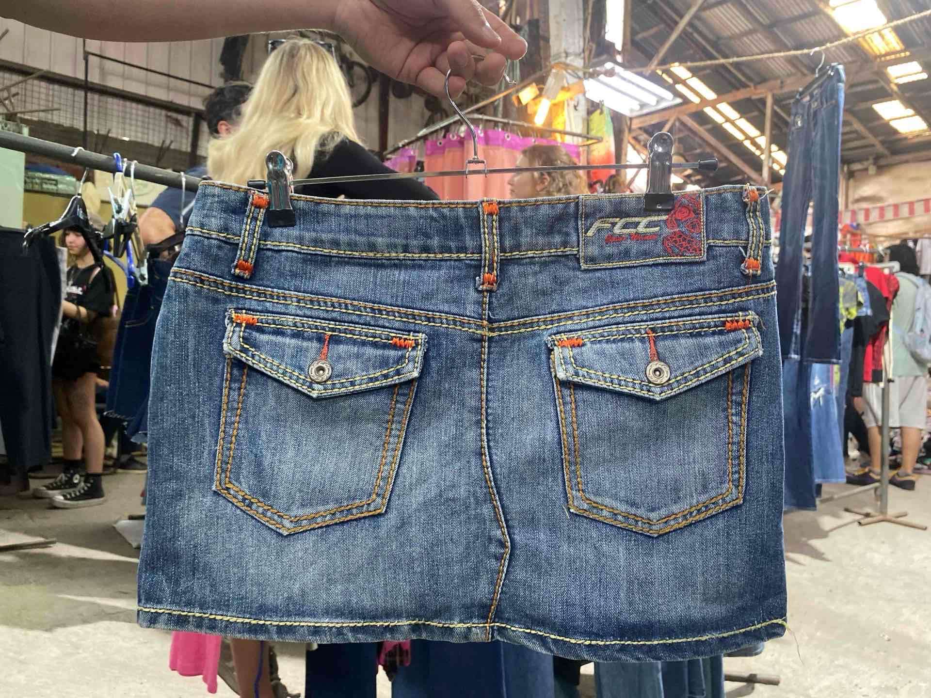 Minifalda de mezclilla azul - miniatura 2