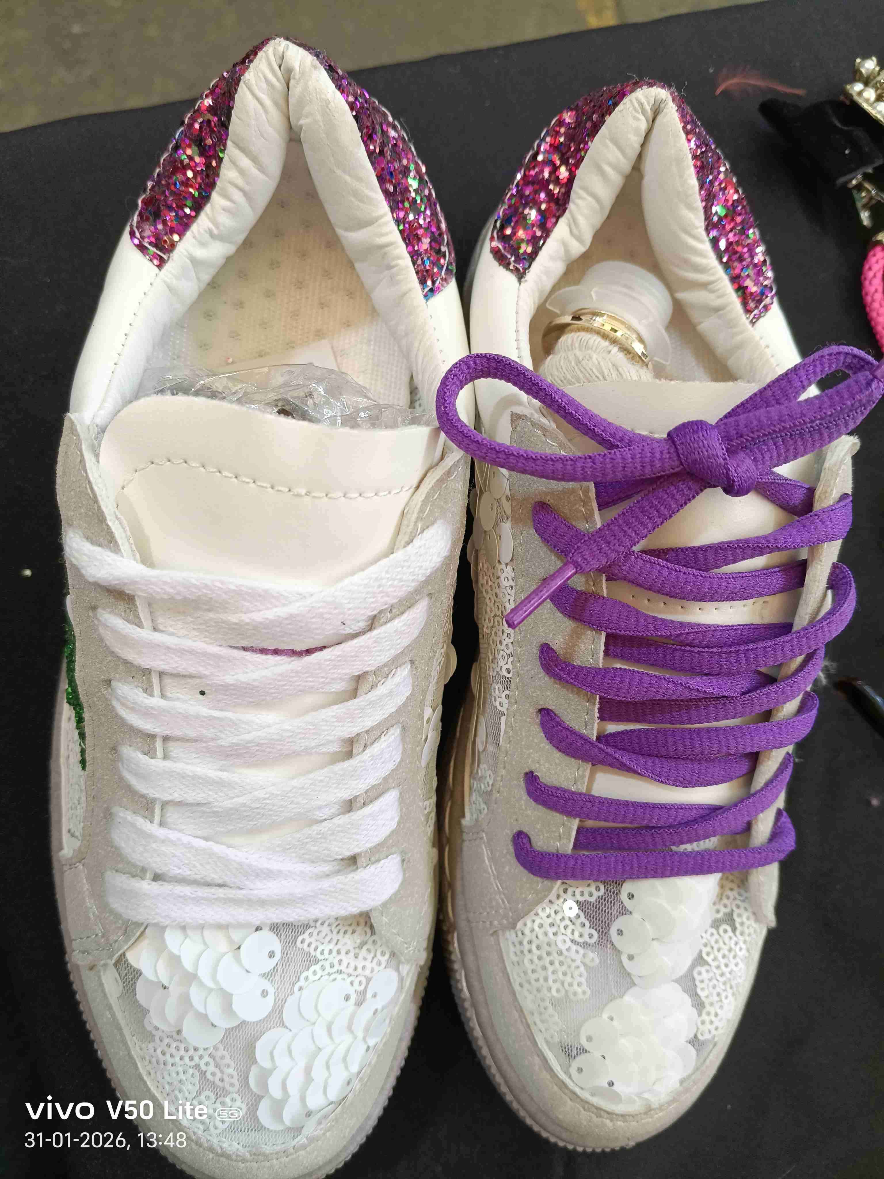 Zapatillas blancas con lentejuelas