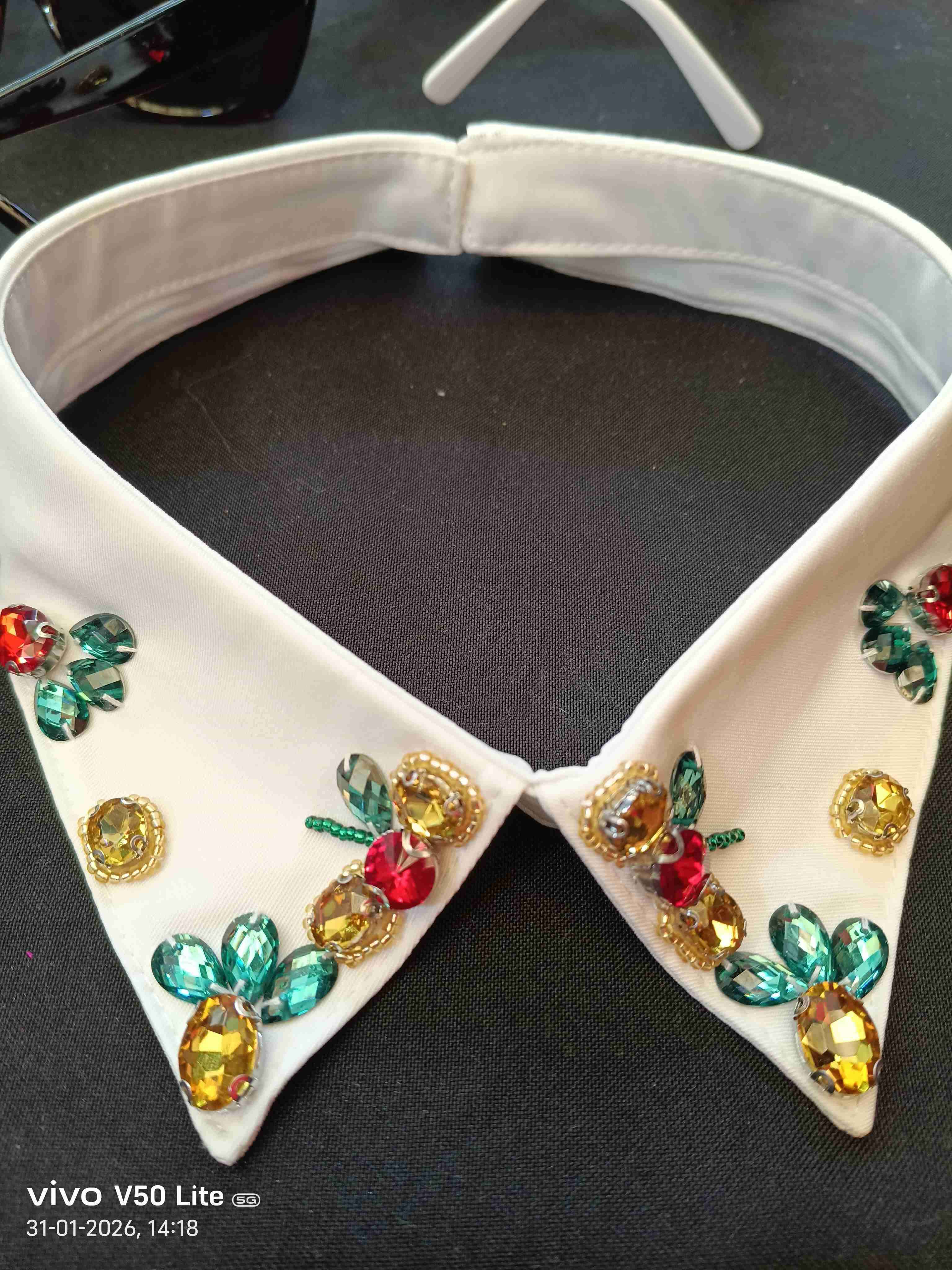 Cuello desmontable con pedrería - miniatura 2