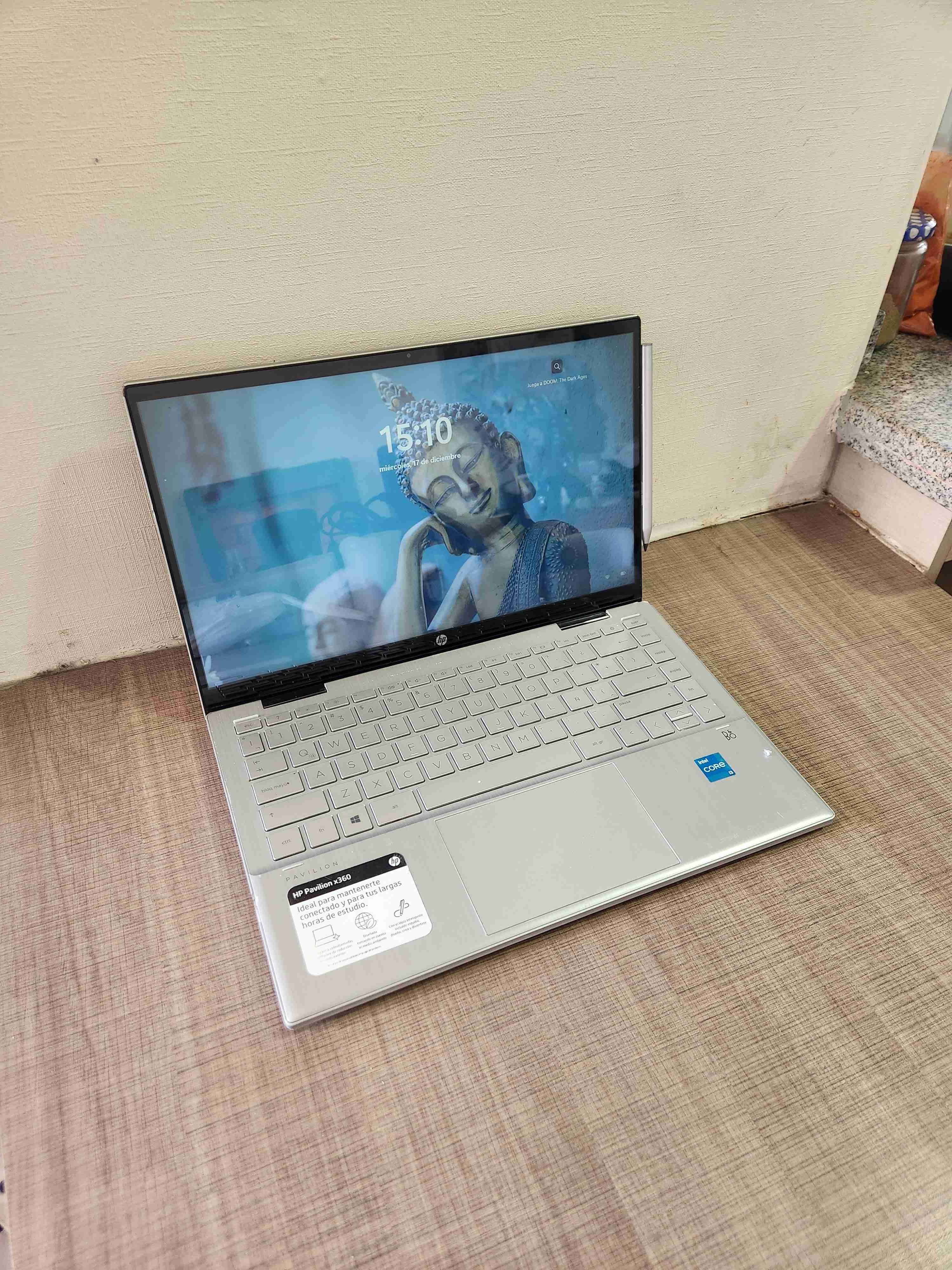 Laptop HP Pavilion x360 plateada