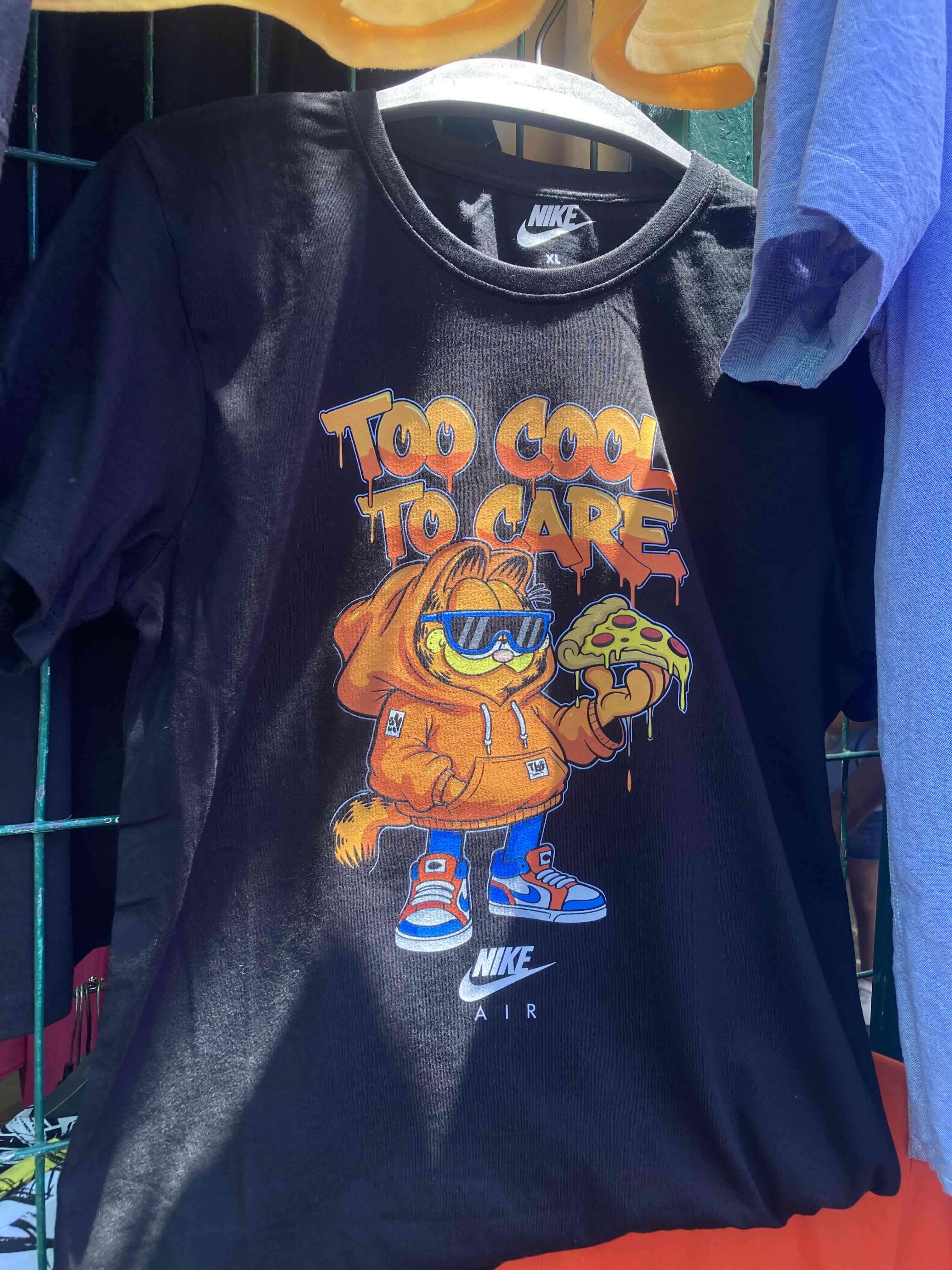 Polera negra Nike Garfield XL