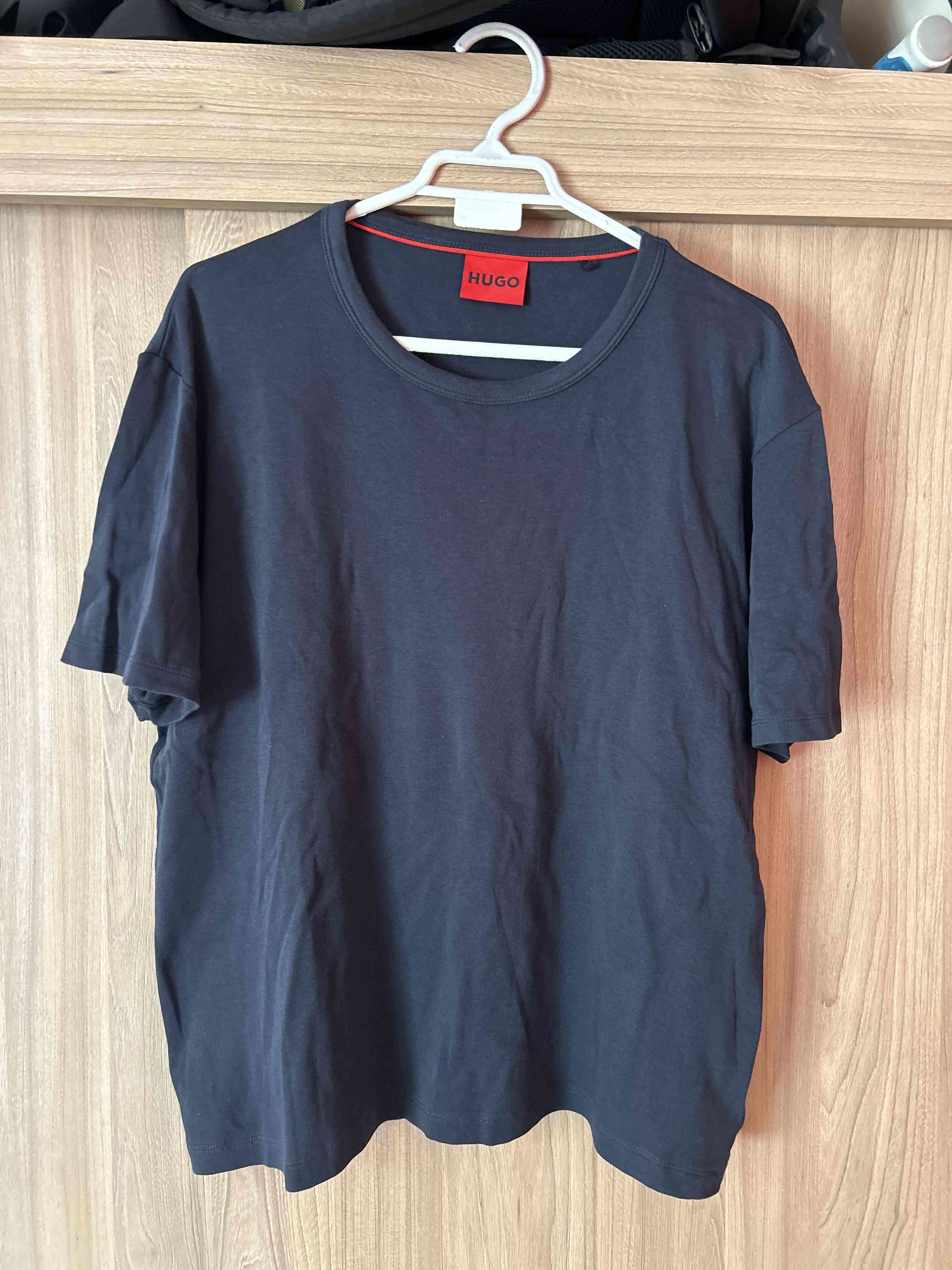 Polera negra Hugo Boss