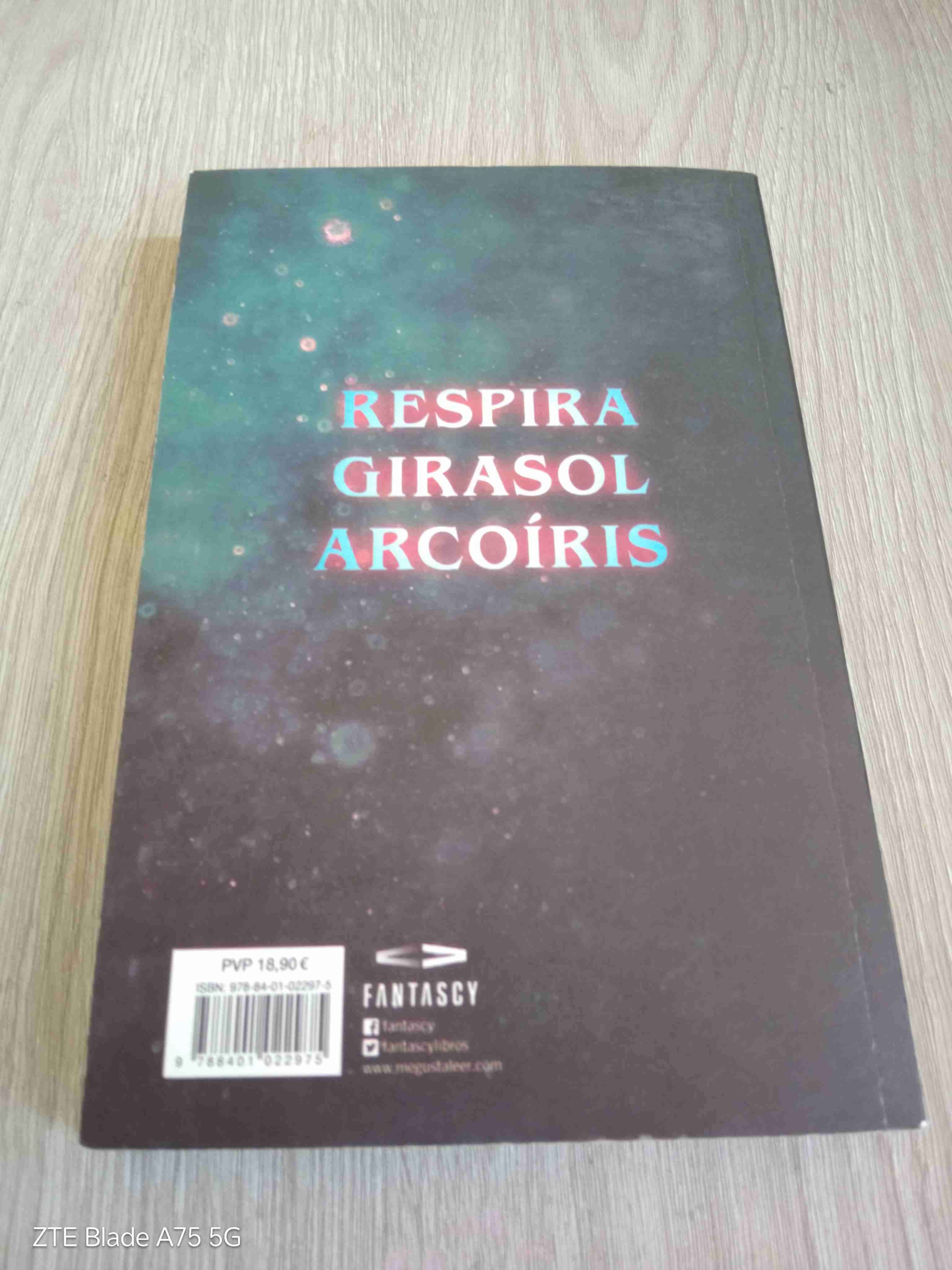 Libro Stranger Things Mentes Peligrosas - miniatura 2