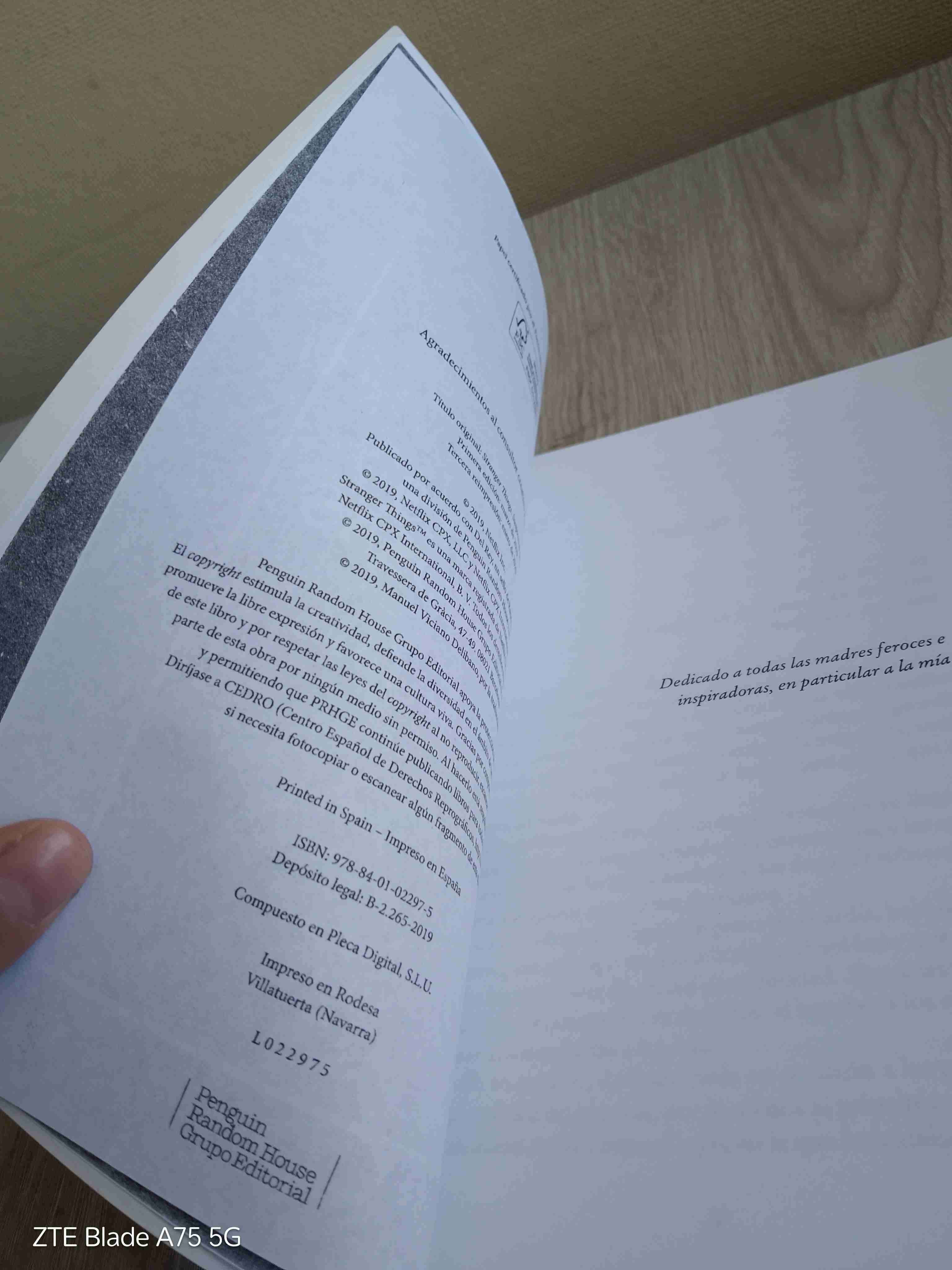 Libro Stranger Things Mentes Peligrosas - miniatura 4