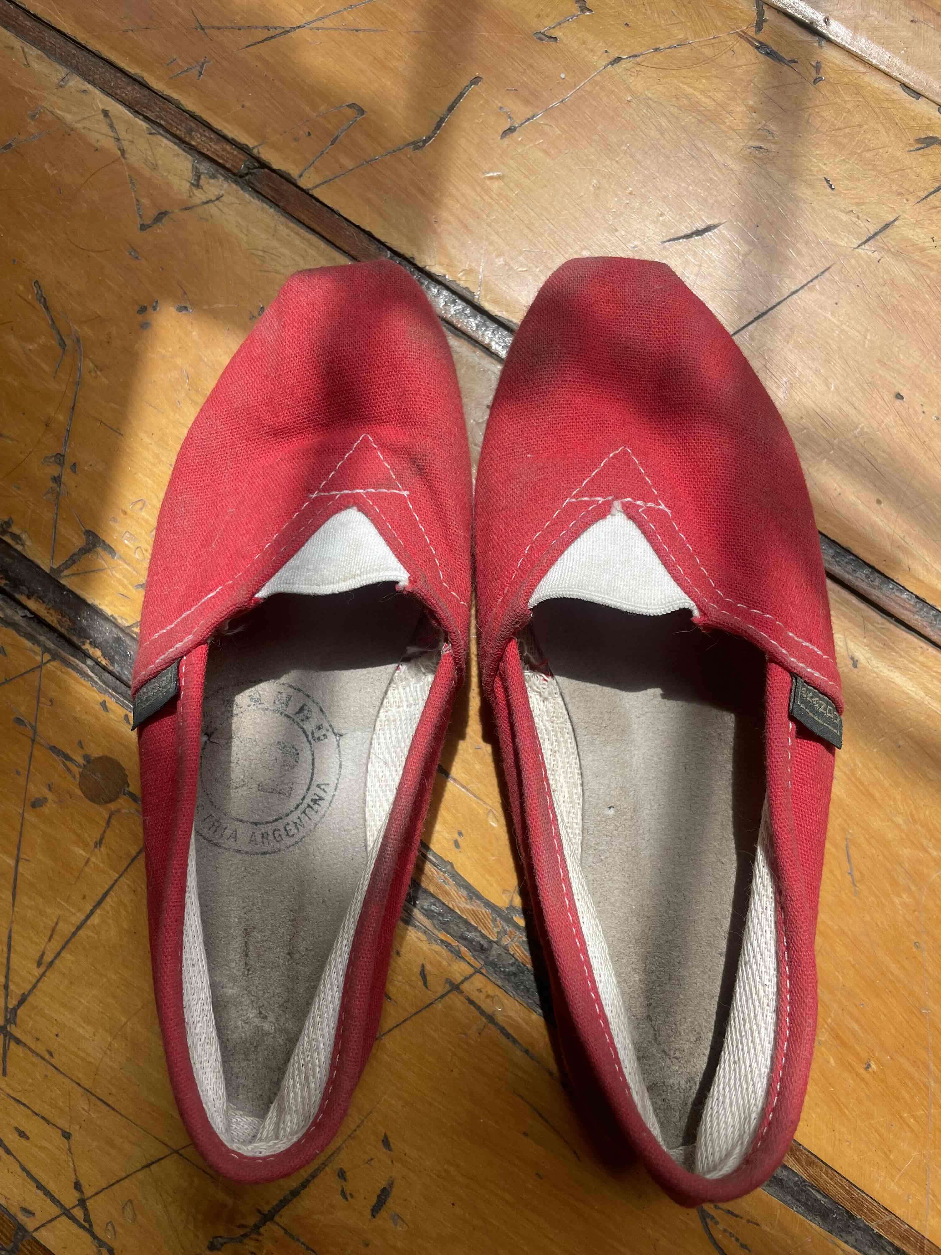 Zapatillas rojas de lona
