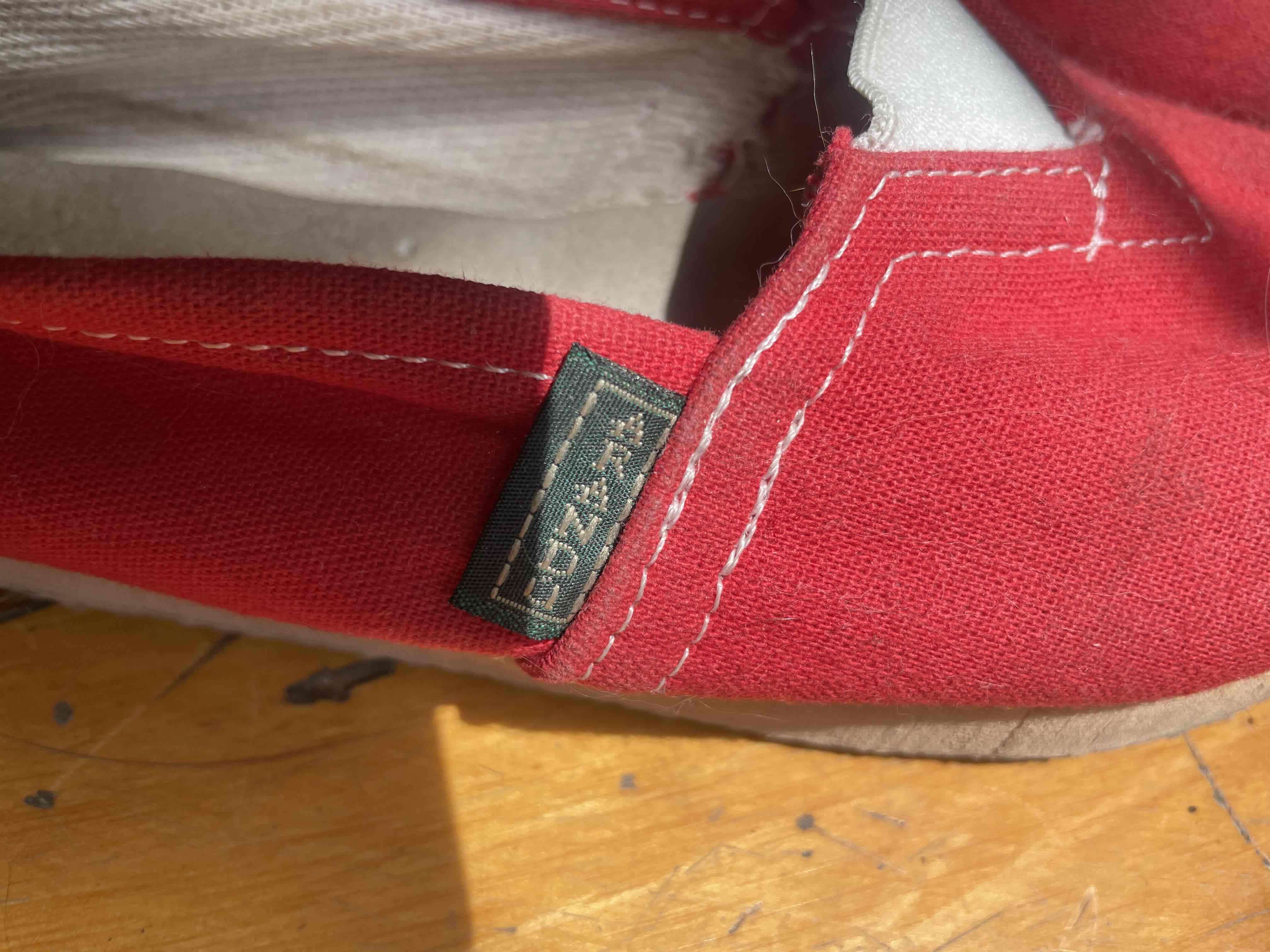 Zapatillas rojas de lona - miniatura 2