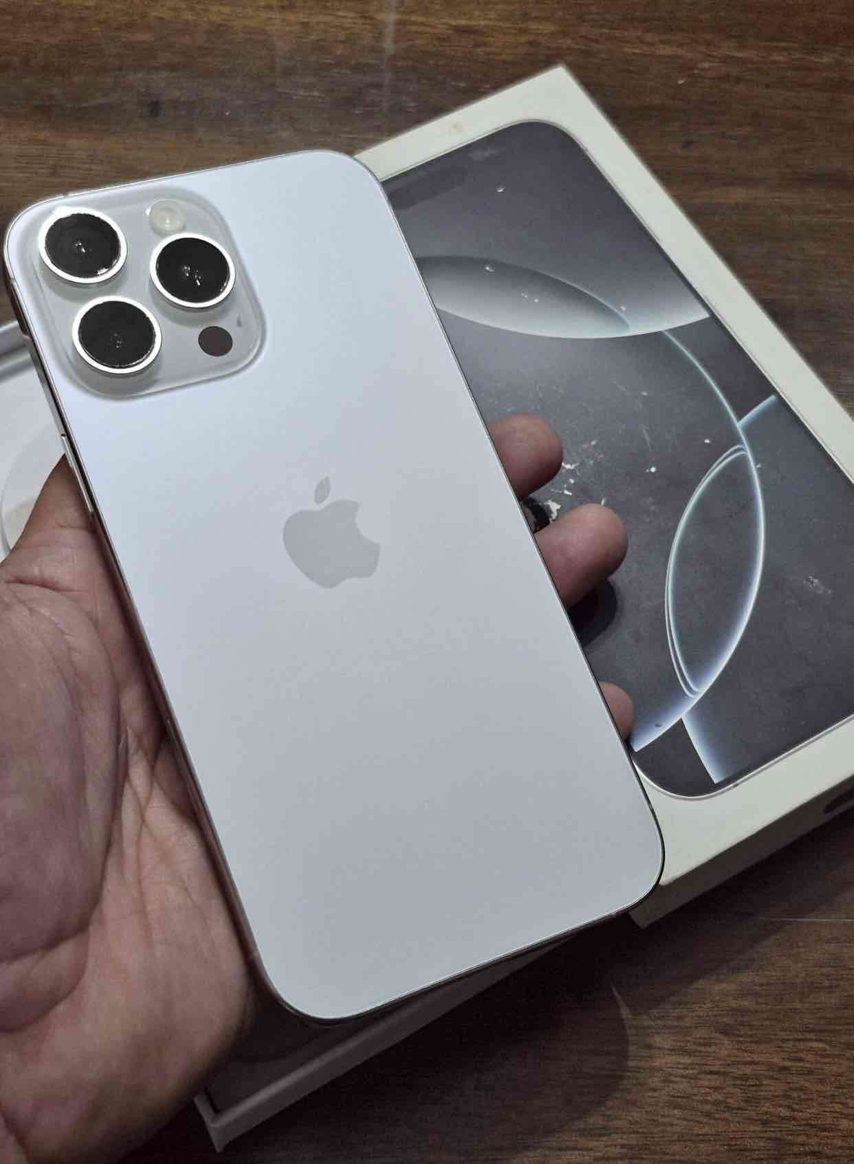 iPhone en caja original - miniatura 5