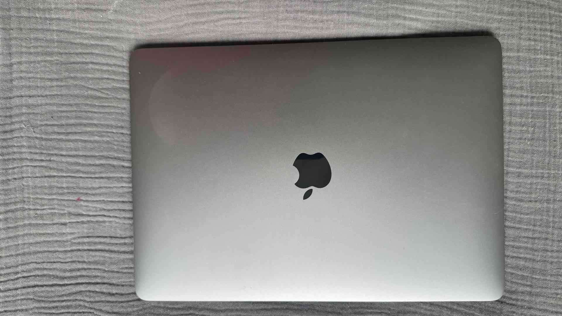 MacBook Air en excelente estado - miniatura 2