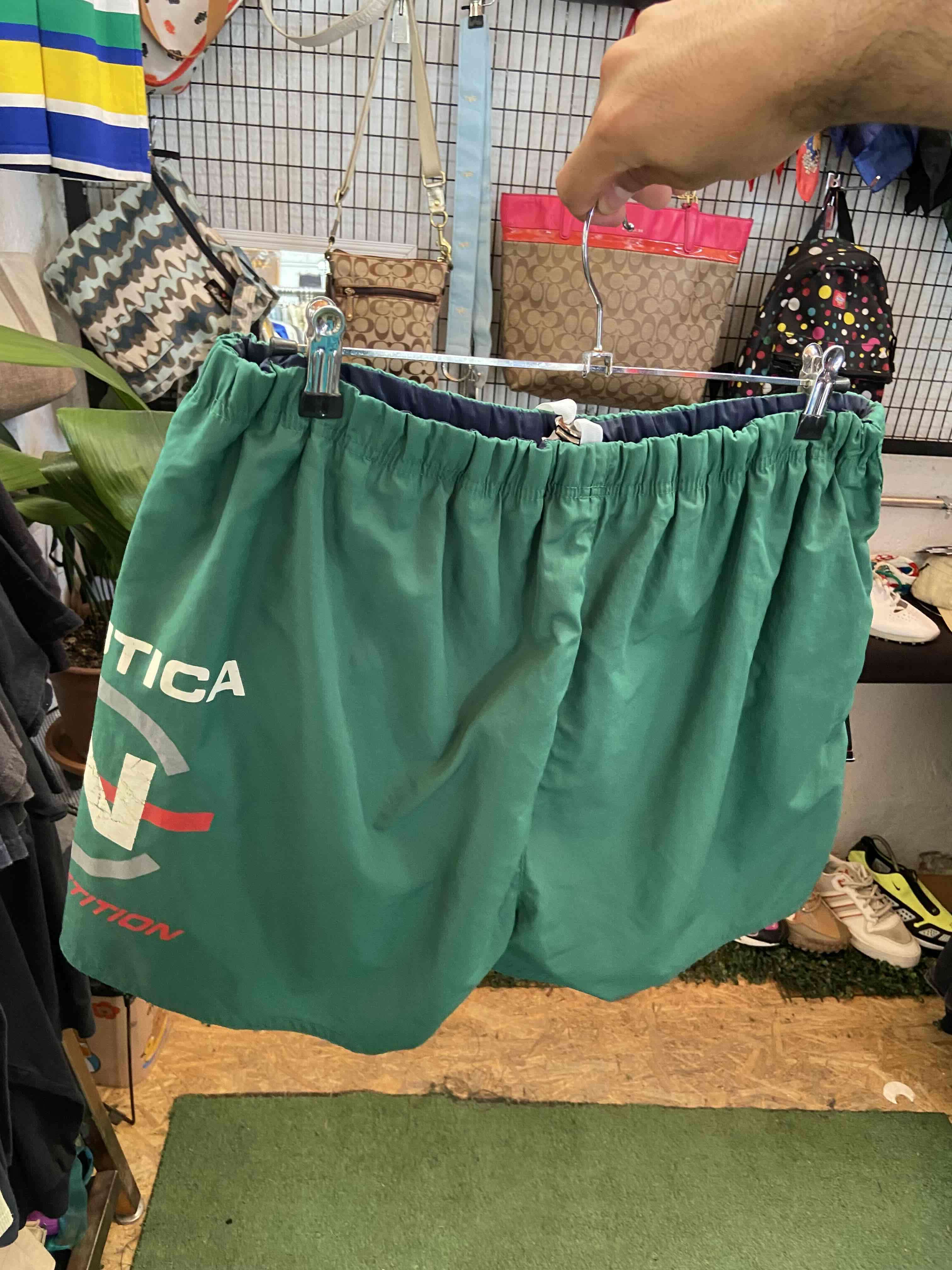 Shorts deportivos verdes Nautica Talla M