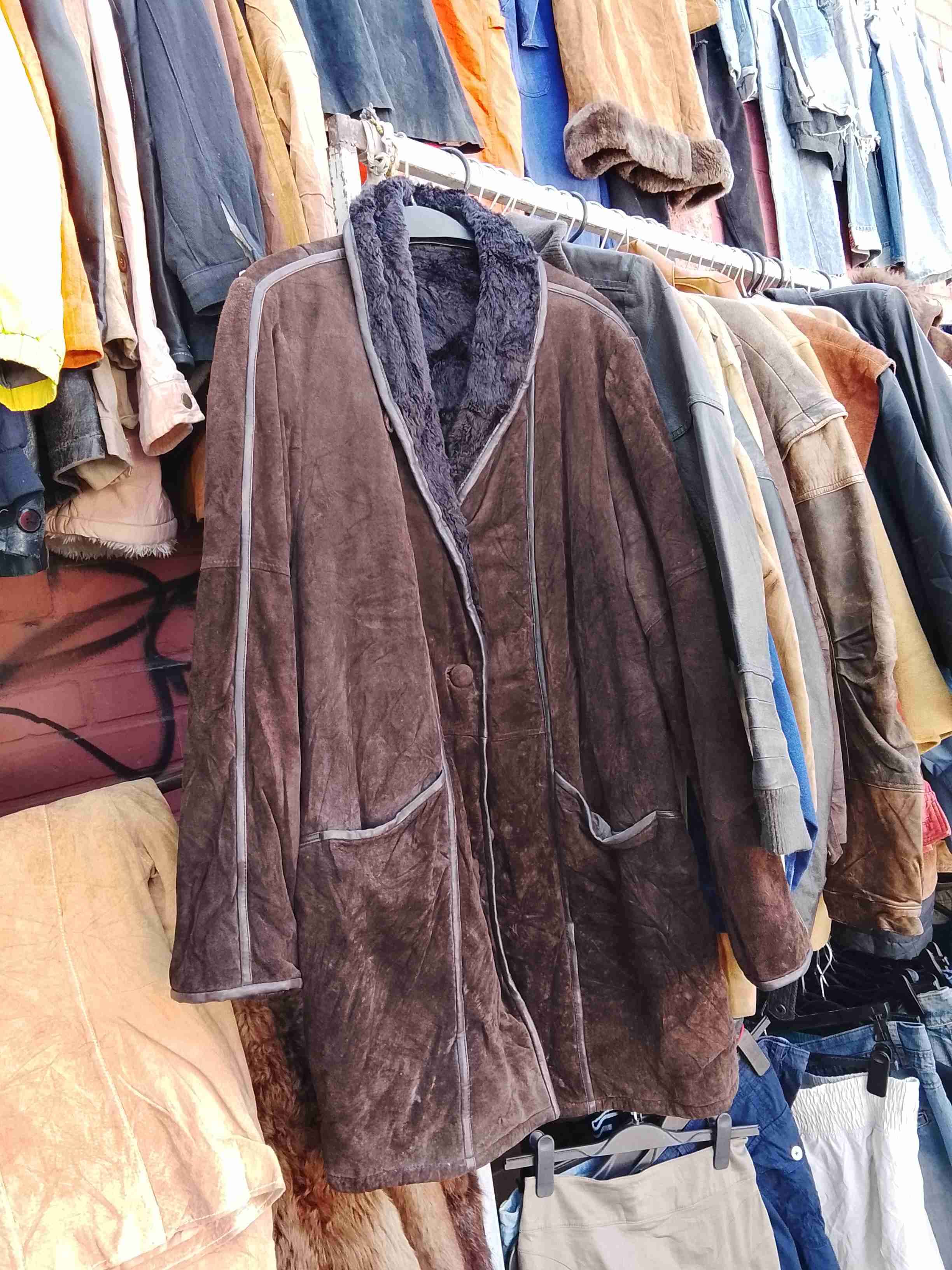 Abrigo de gamuza marrón - miniatura 2