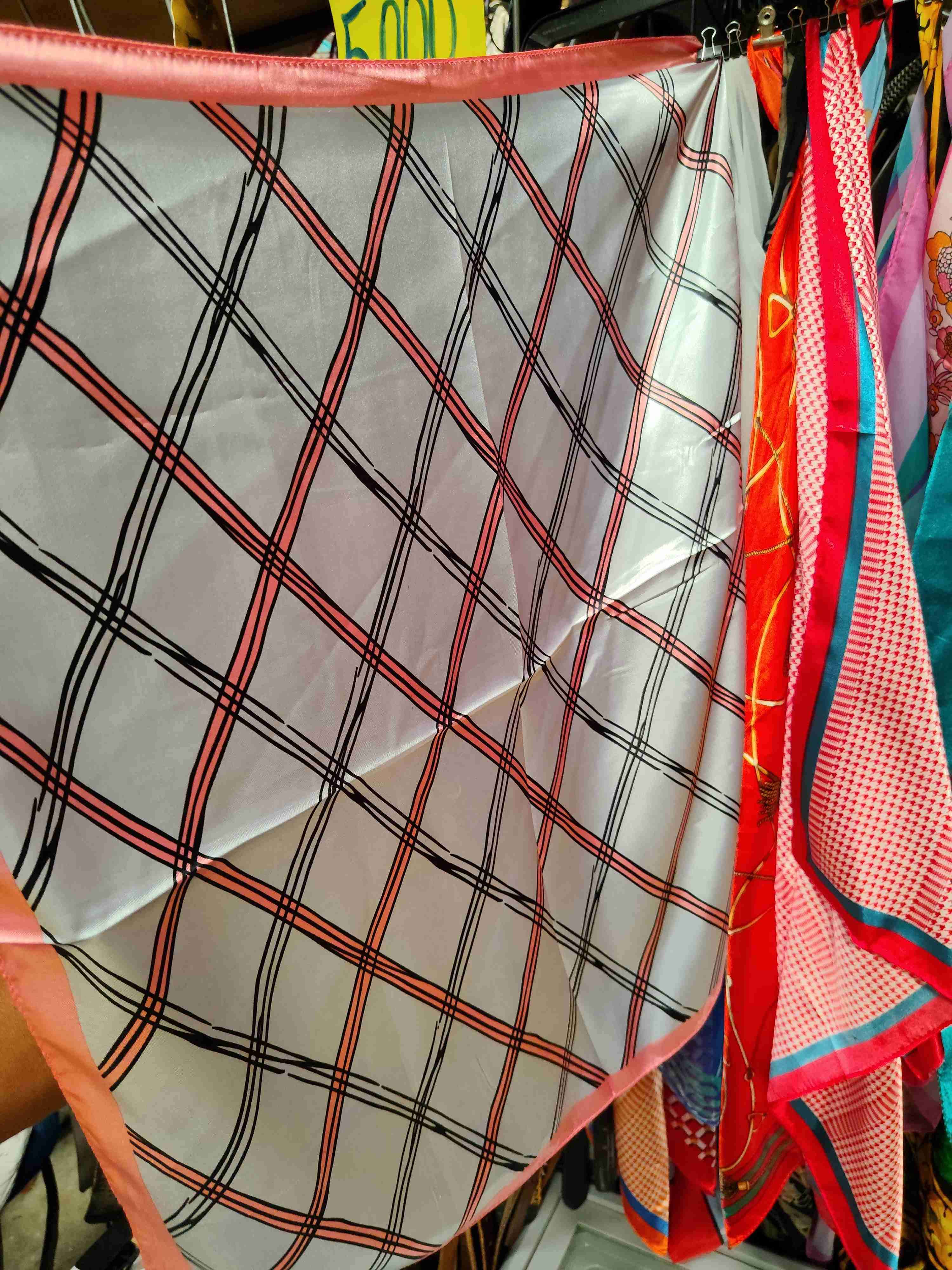 Pañuelos de seda estampados - miniatura 3