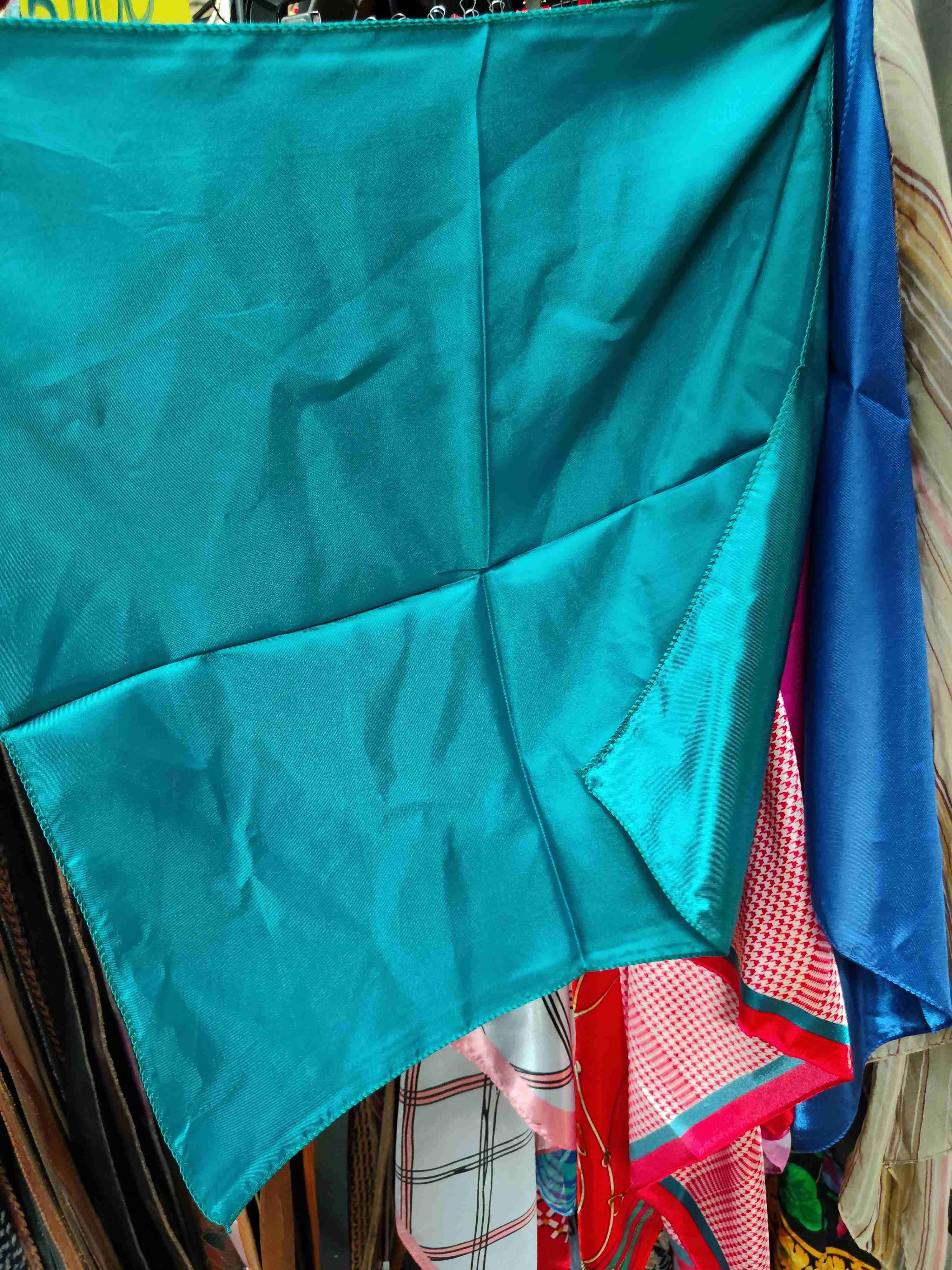 Pañuelos de seda estampados - miniatura 4