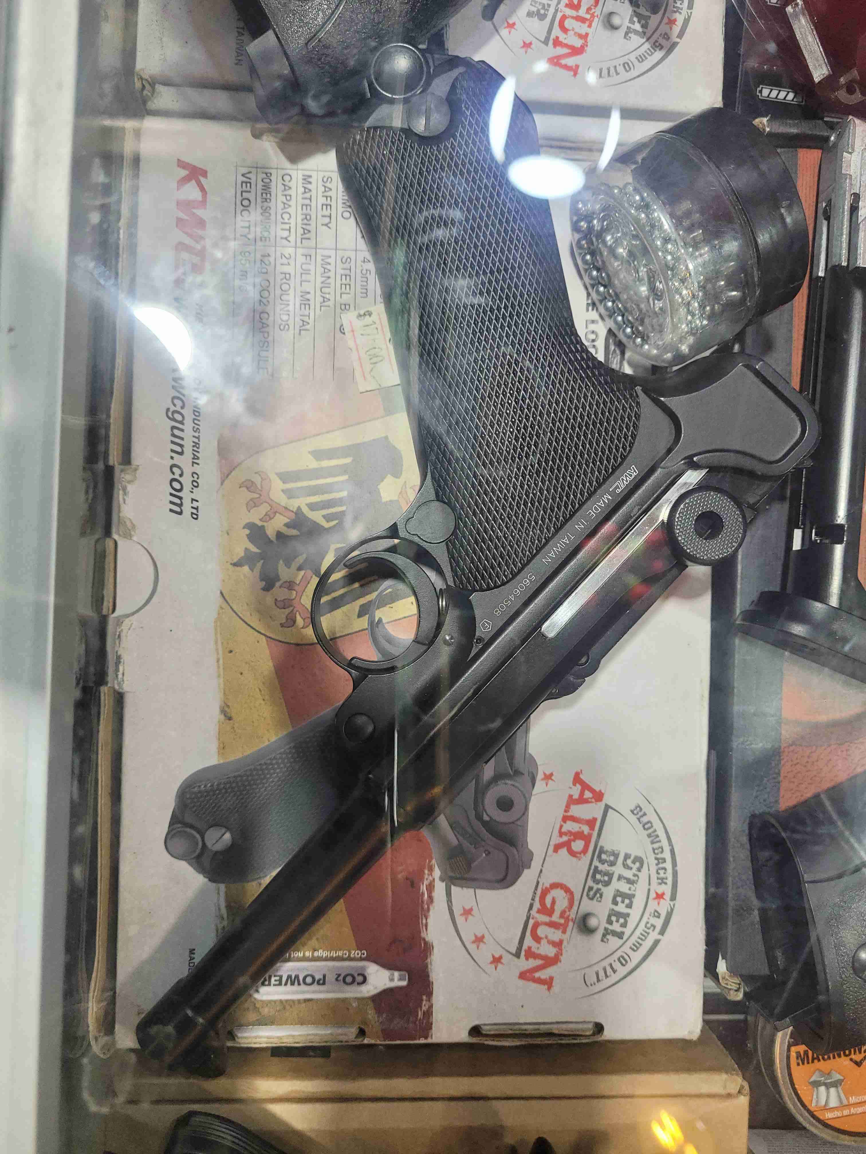 Pistola de aire comprimido negra