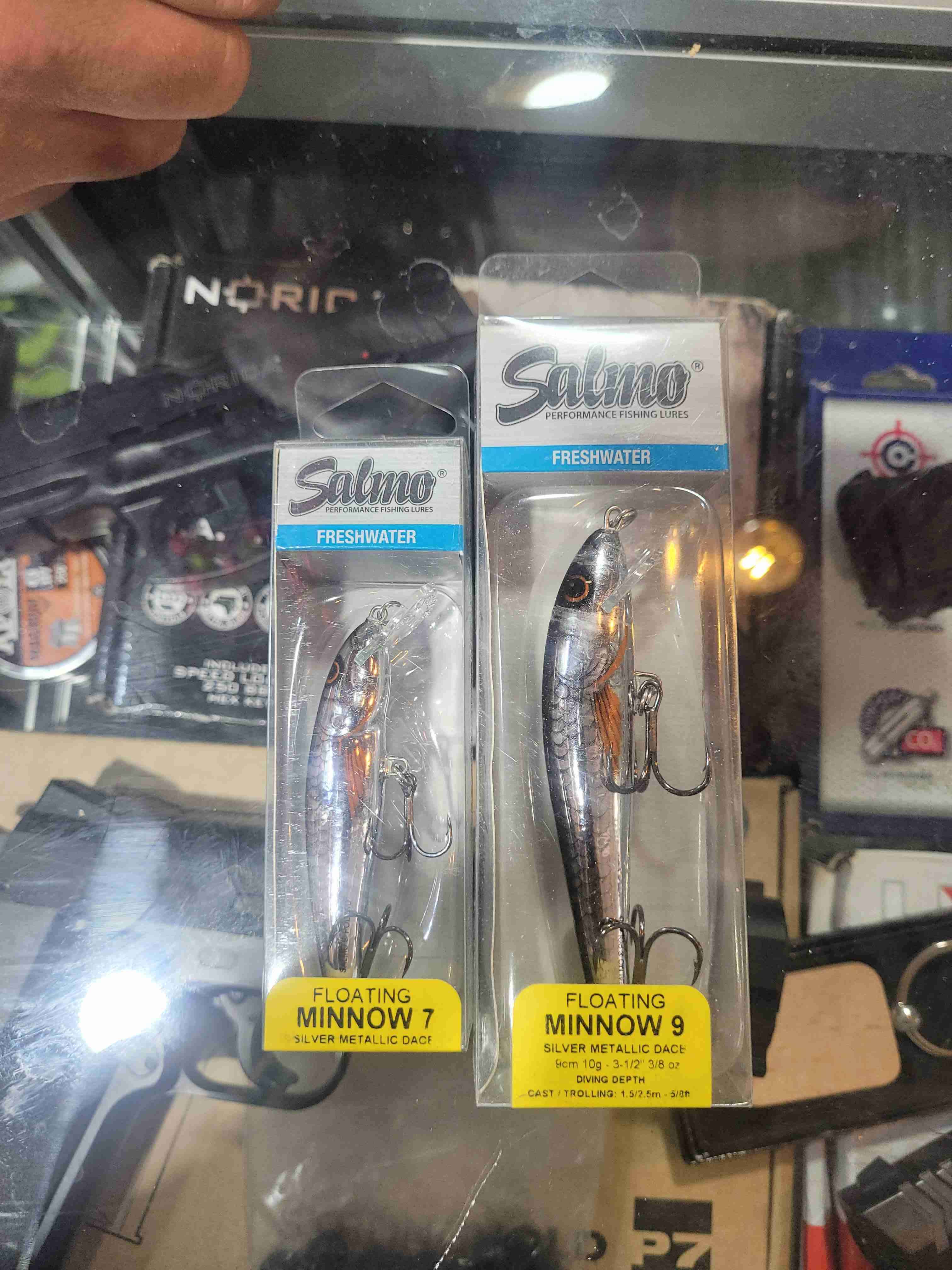 Señuelos de pesca Salmo nuevos