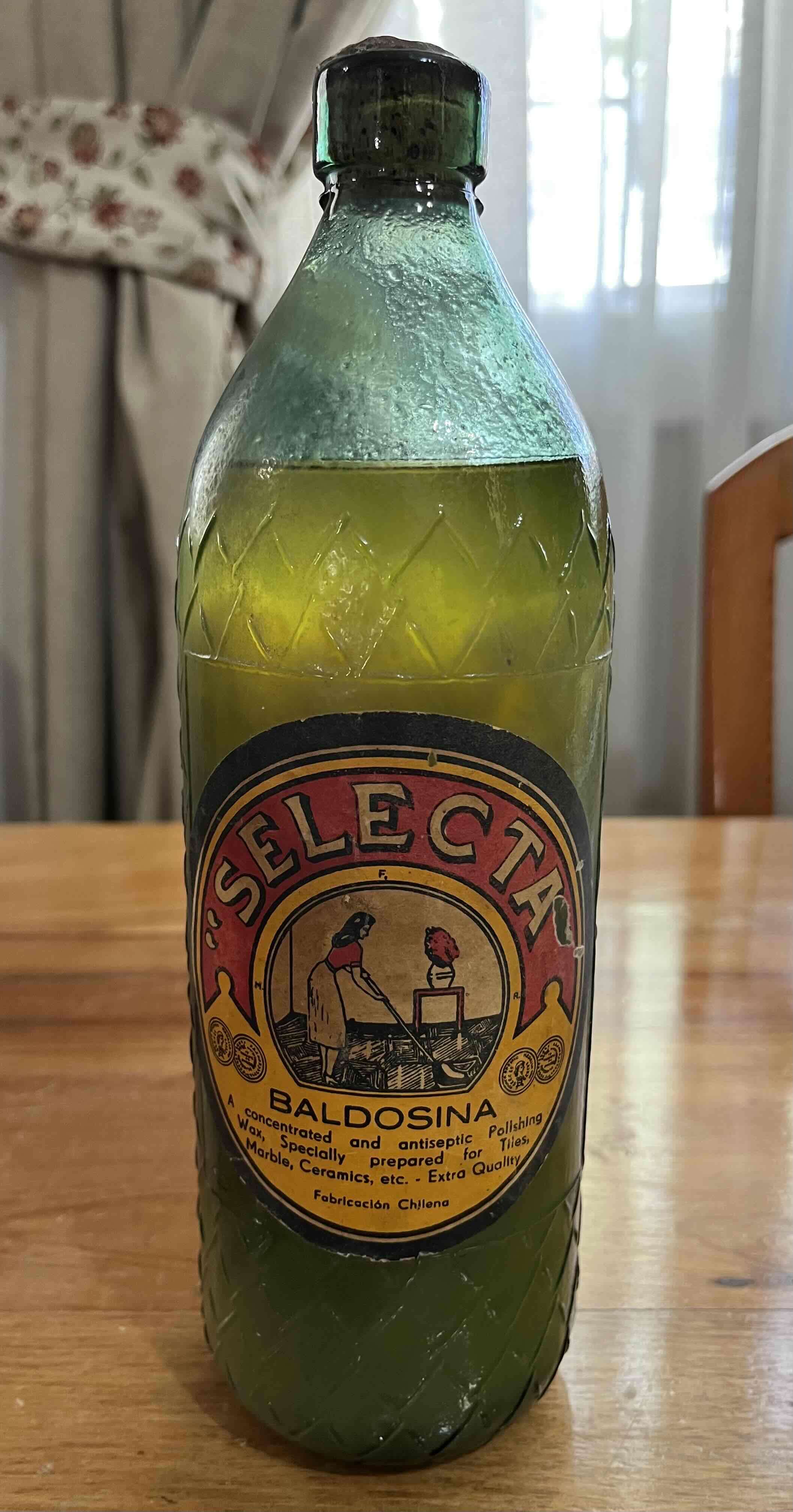 Botella antigua Selecta Baldosina