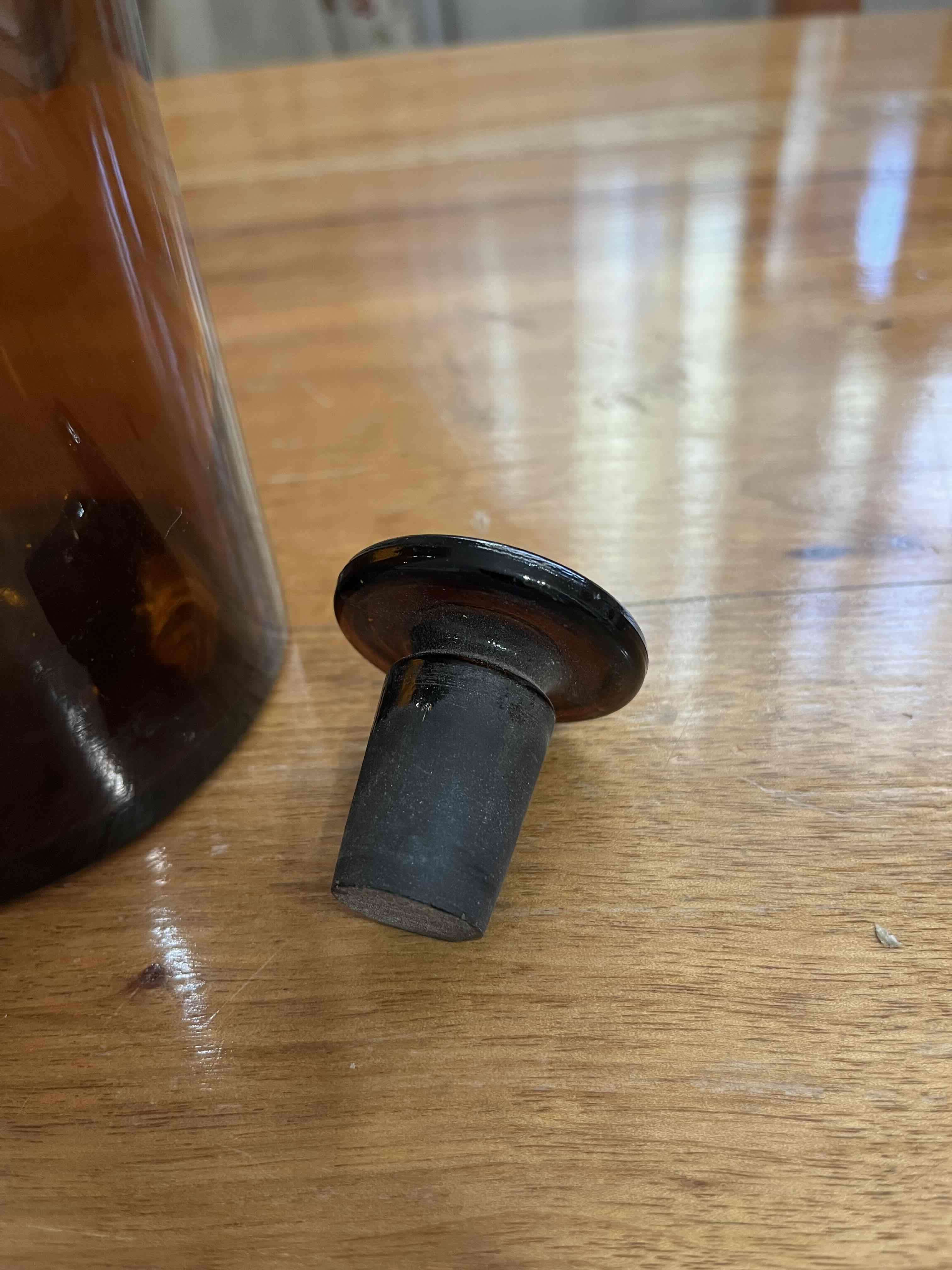 Antigua Botella de Farmacia vidrio ámbar - miniatura 2