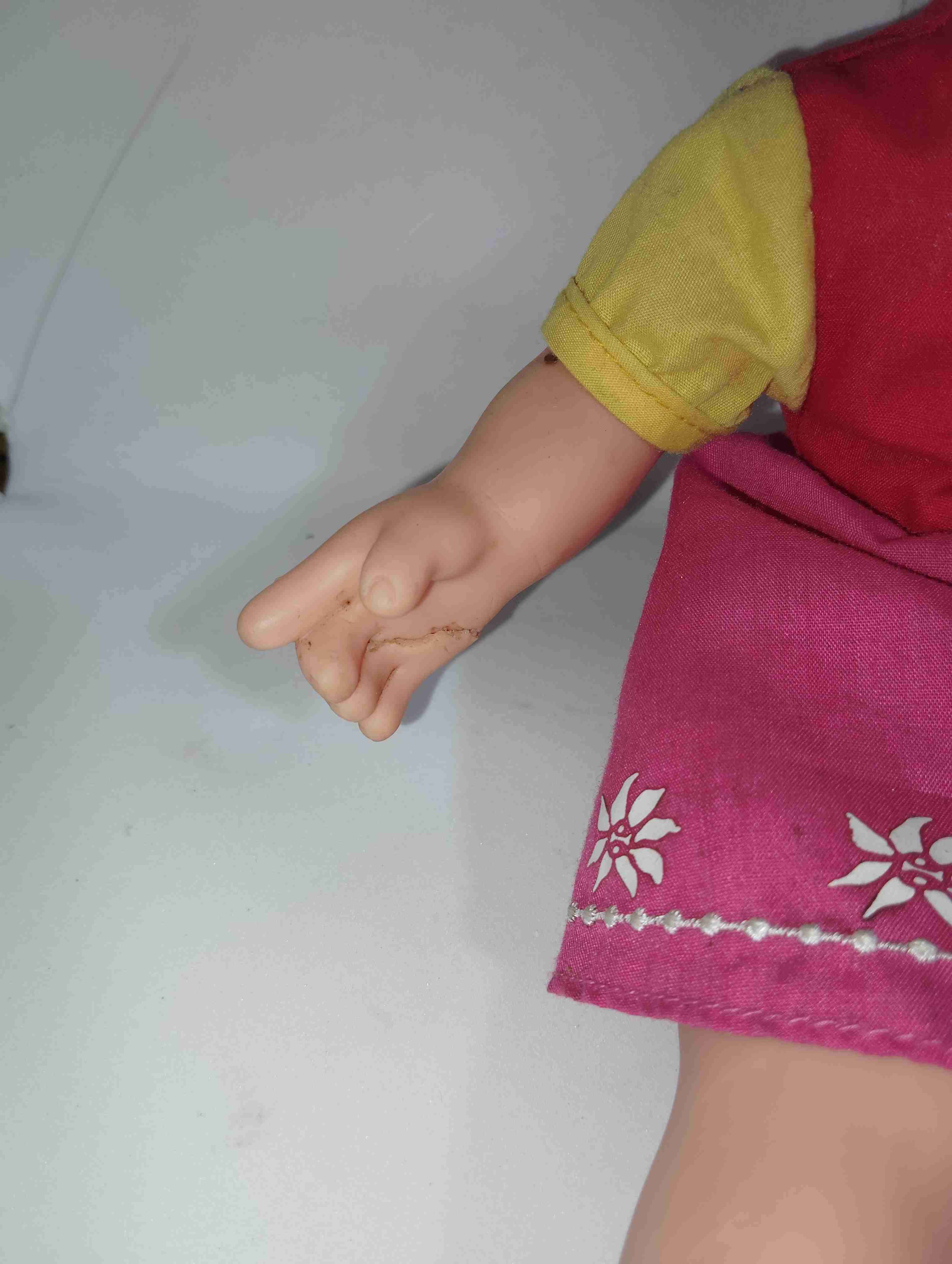 Muñeca de trapo con vestido - miniatura 2