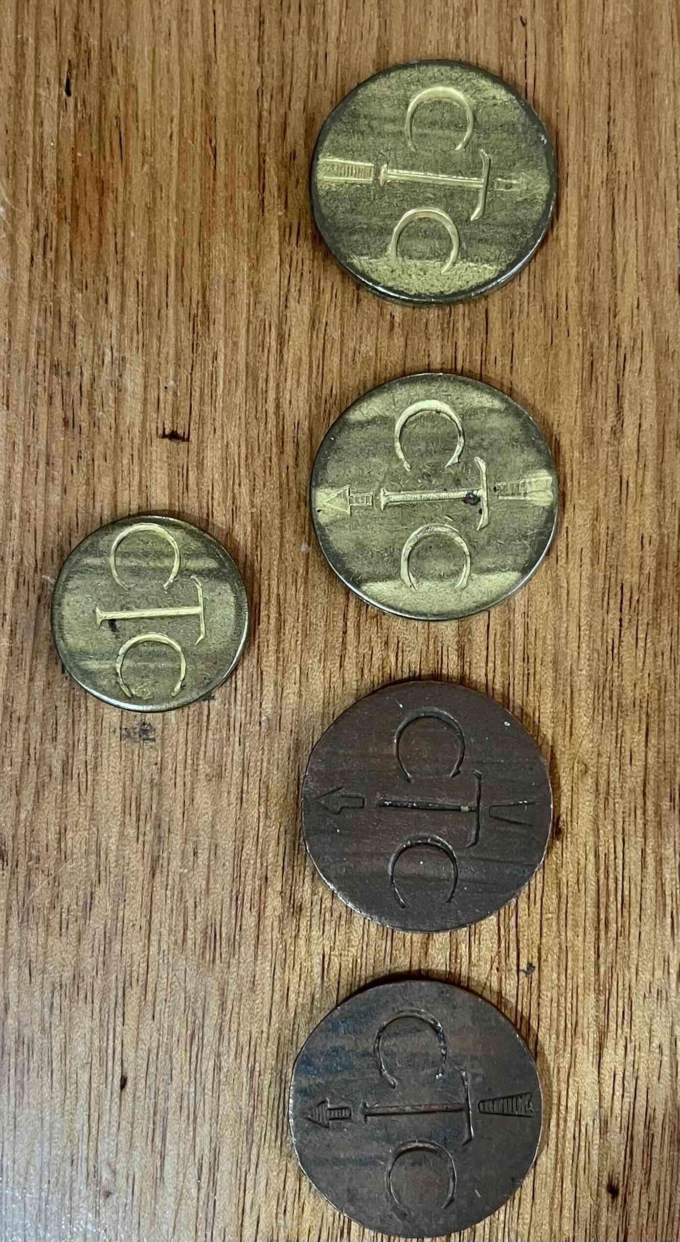 5 antiguas fichas telefónicas CTC Chile