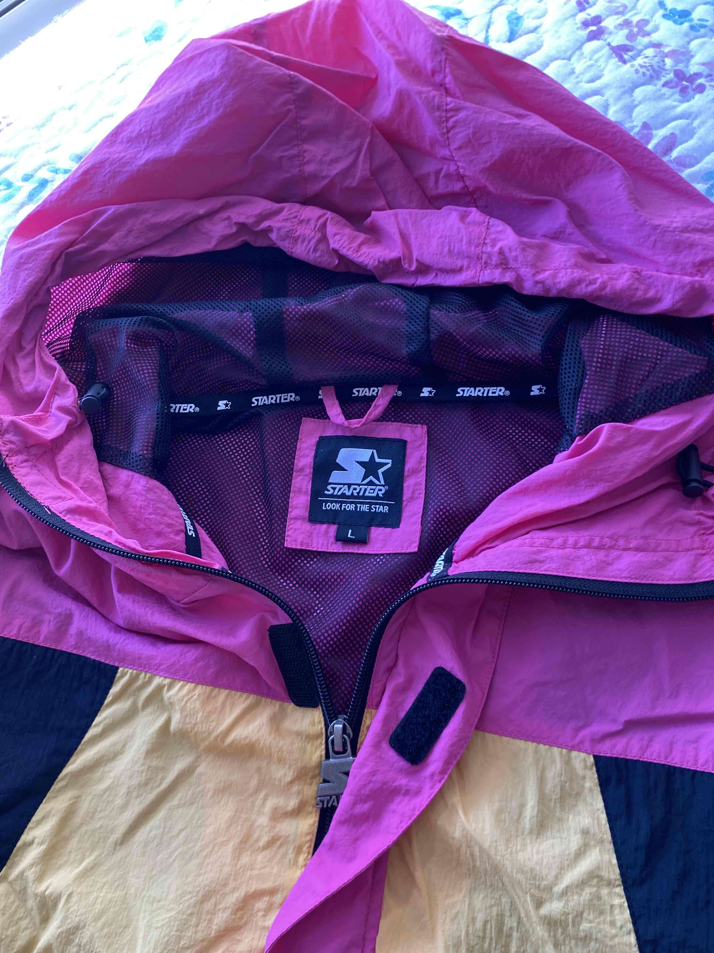 cortaviento con capucha - miniatura 3