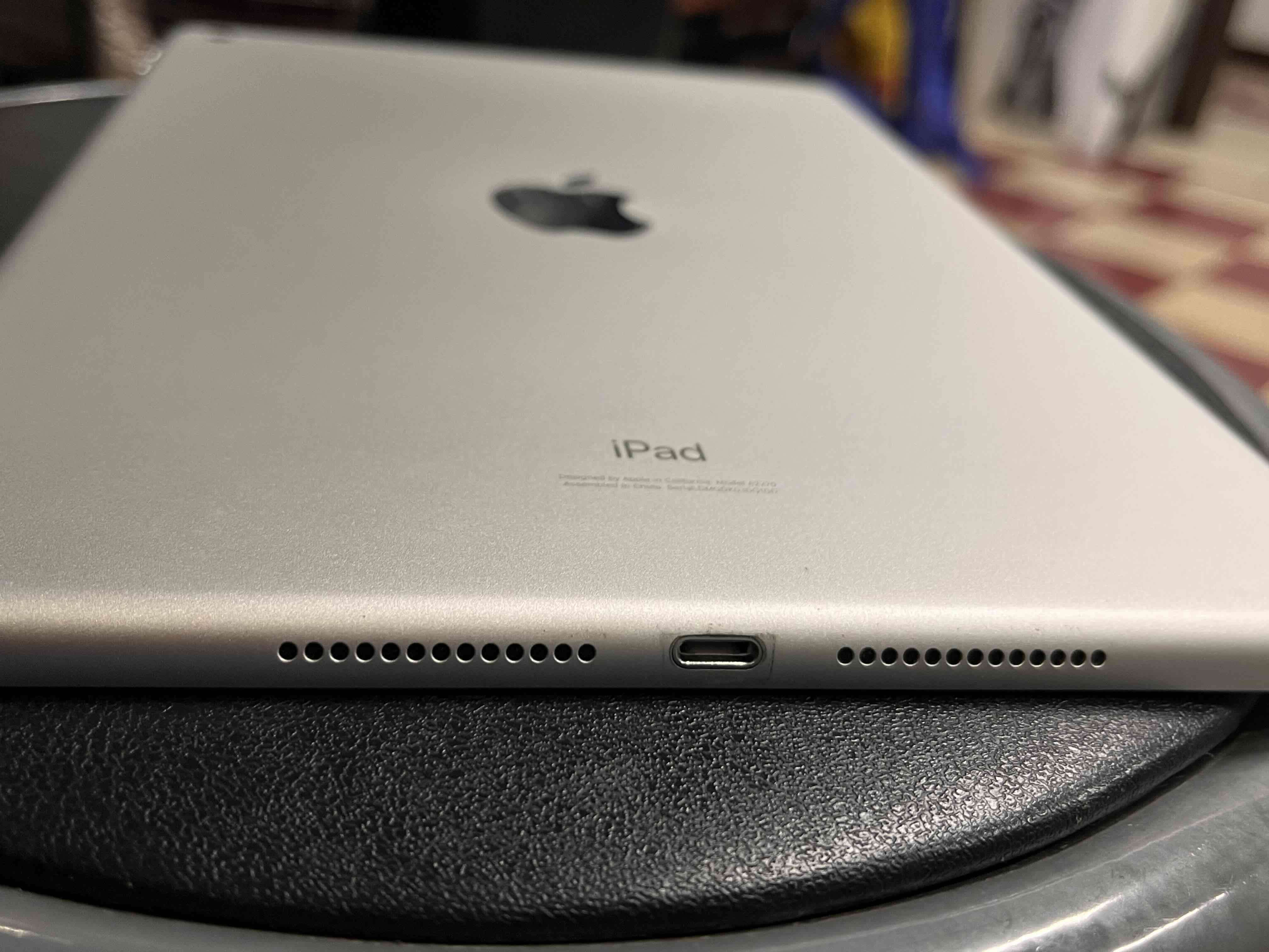 Ipad 8va generación y apple pencil original - miniatura 2