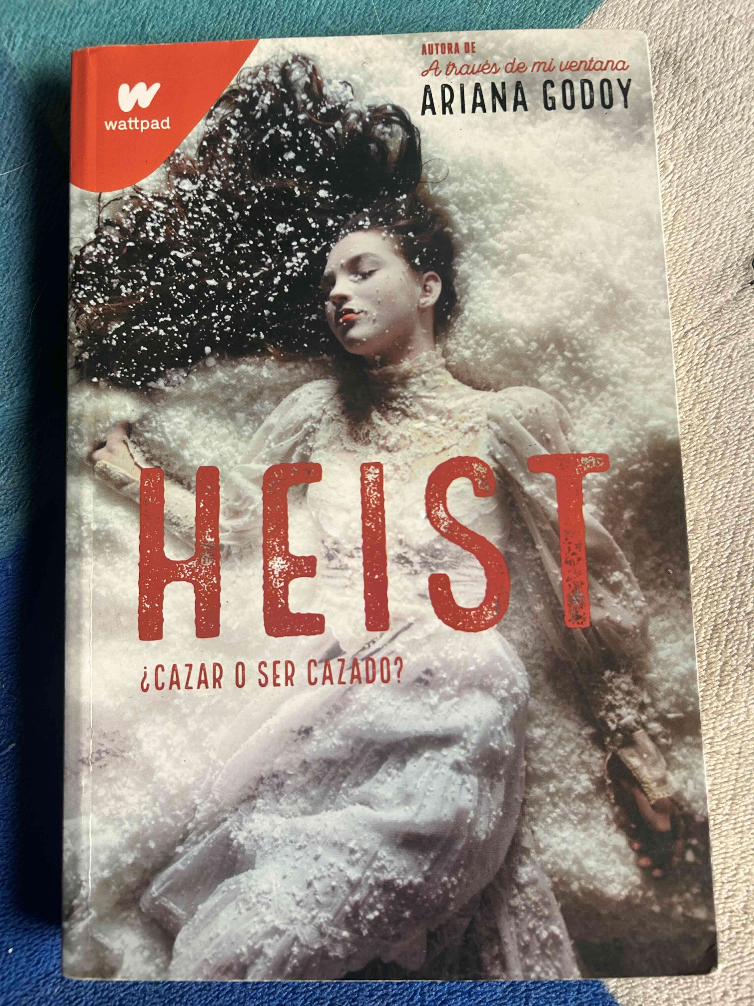 Libro 'Heist' de Ariana Godoy