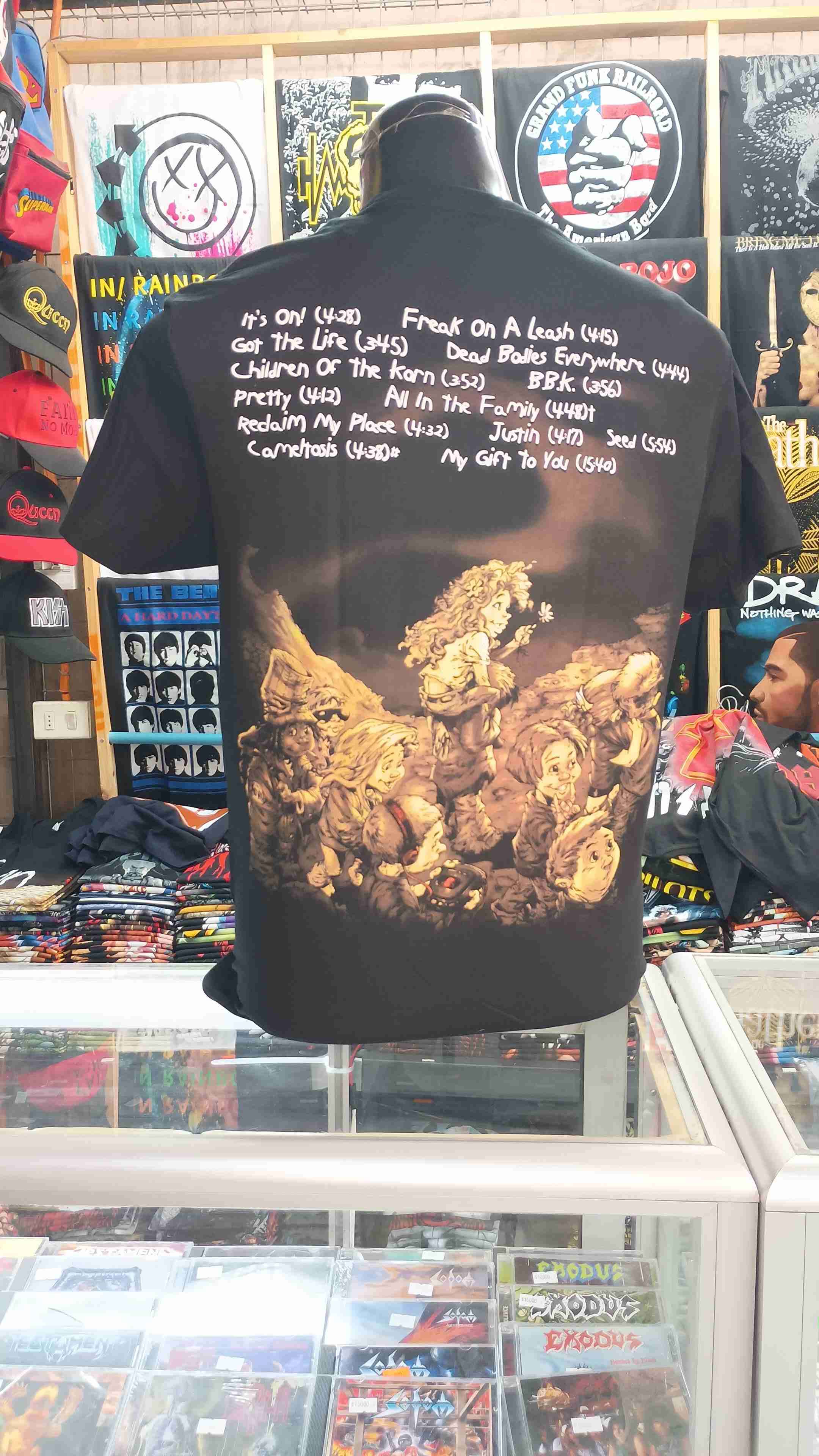 Polera Korn negra estampada - miniatura 2