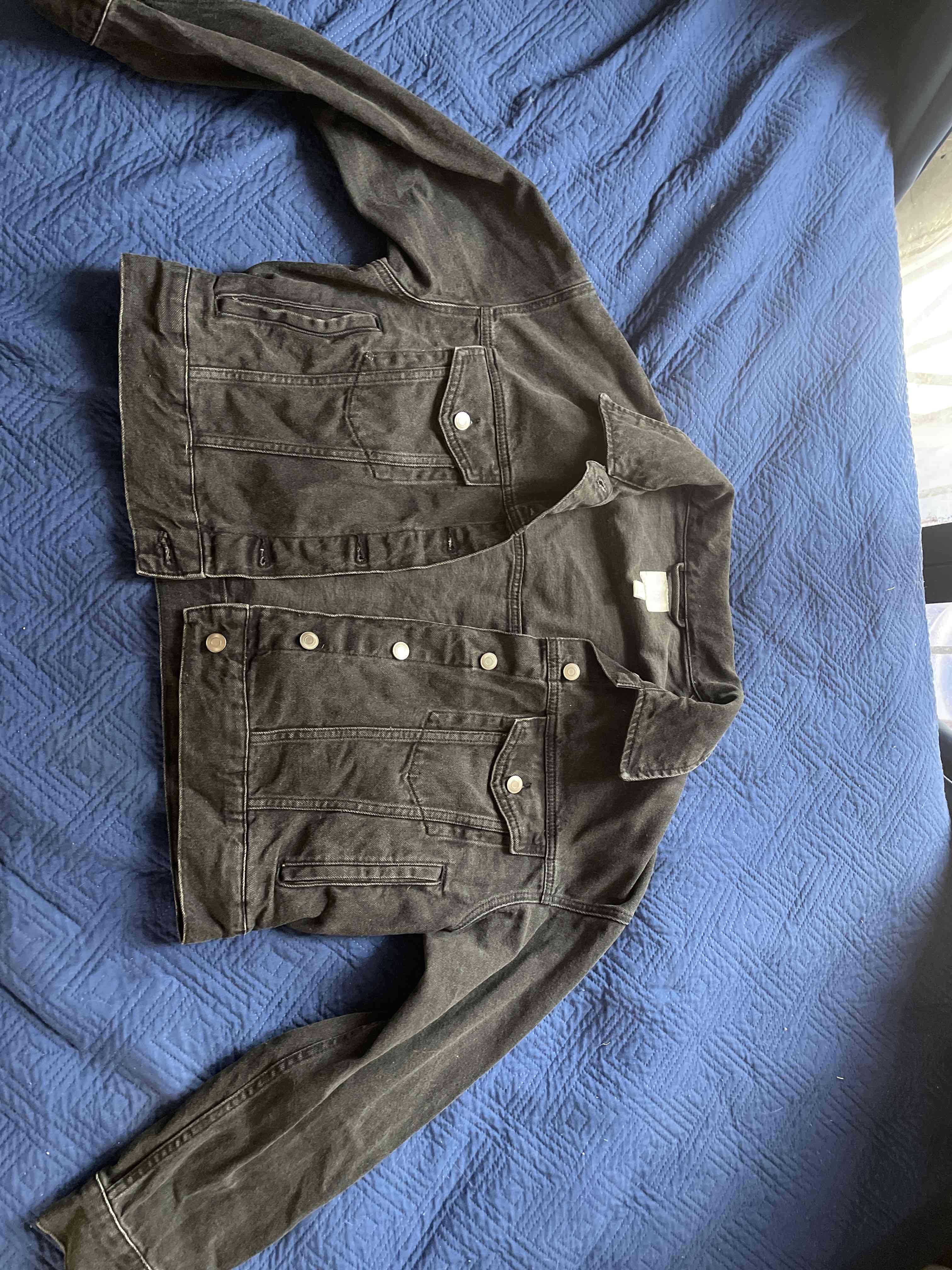 Chaqueta de mezclilla negra