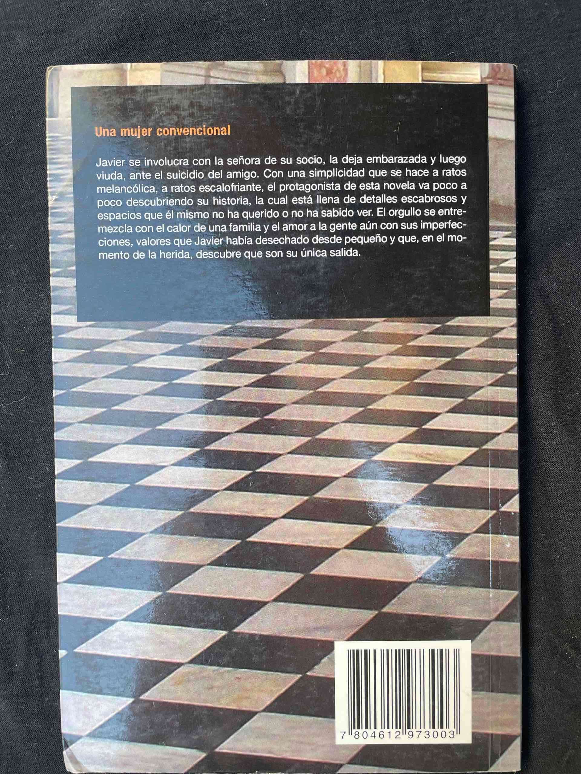 Libro 'Una mujer convencional' - miniatura 2