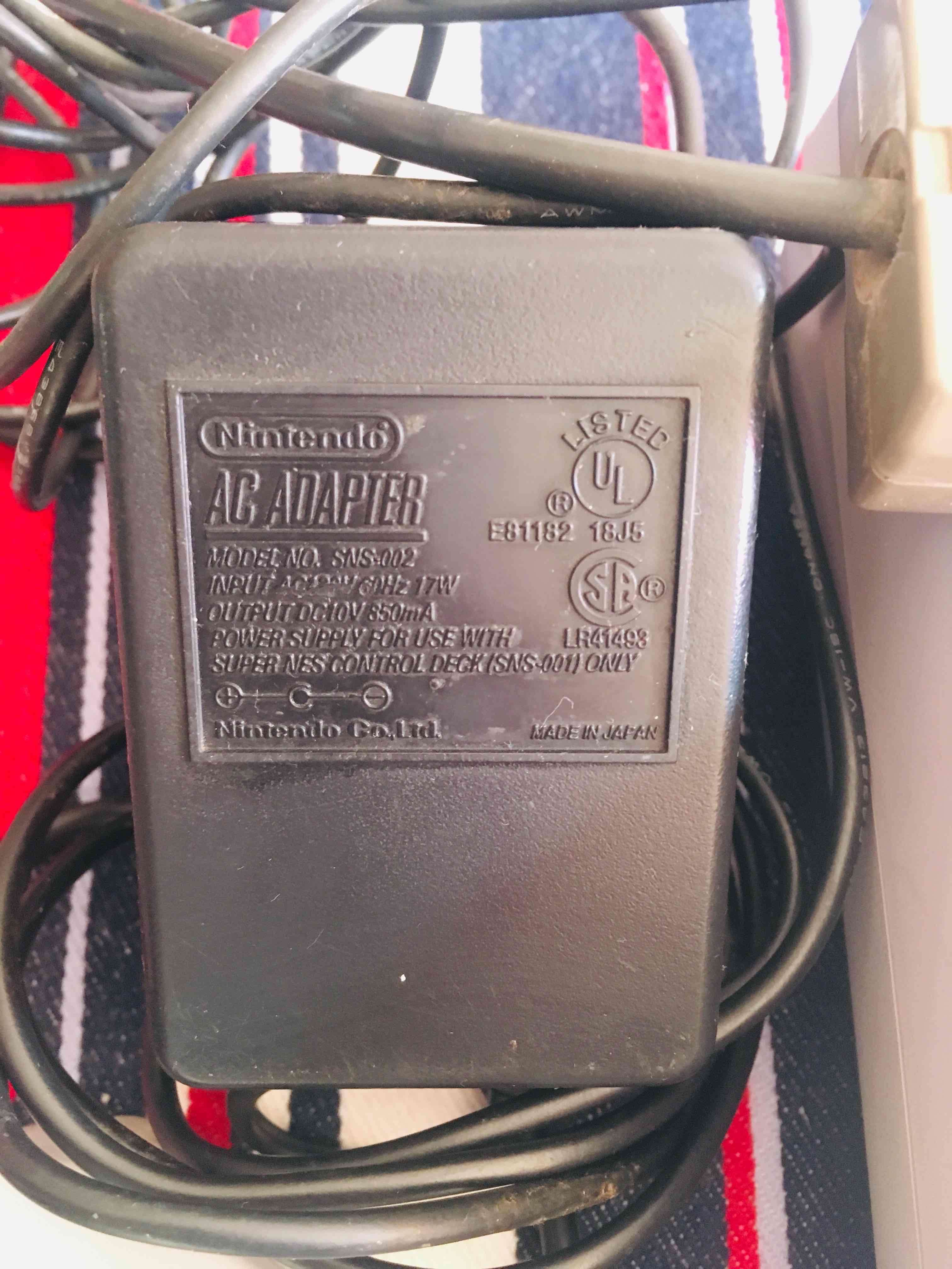 Super Nintendo con dos controles y 4 Juegos - miniatura 4