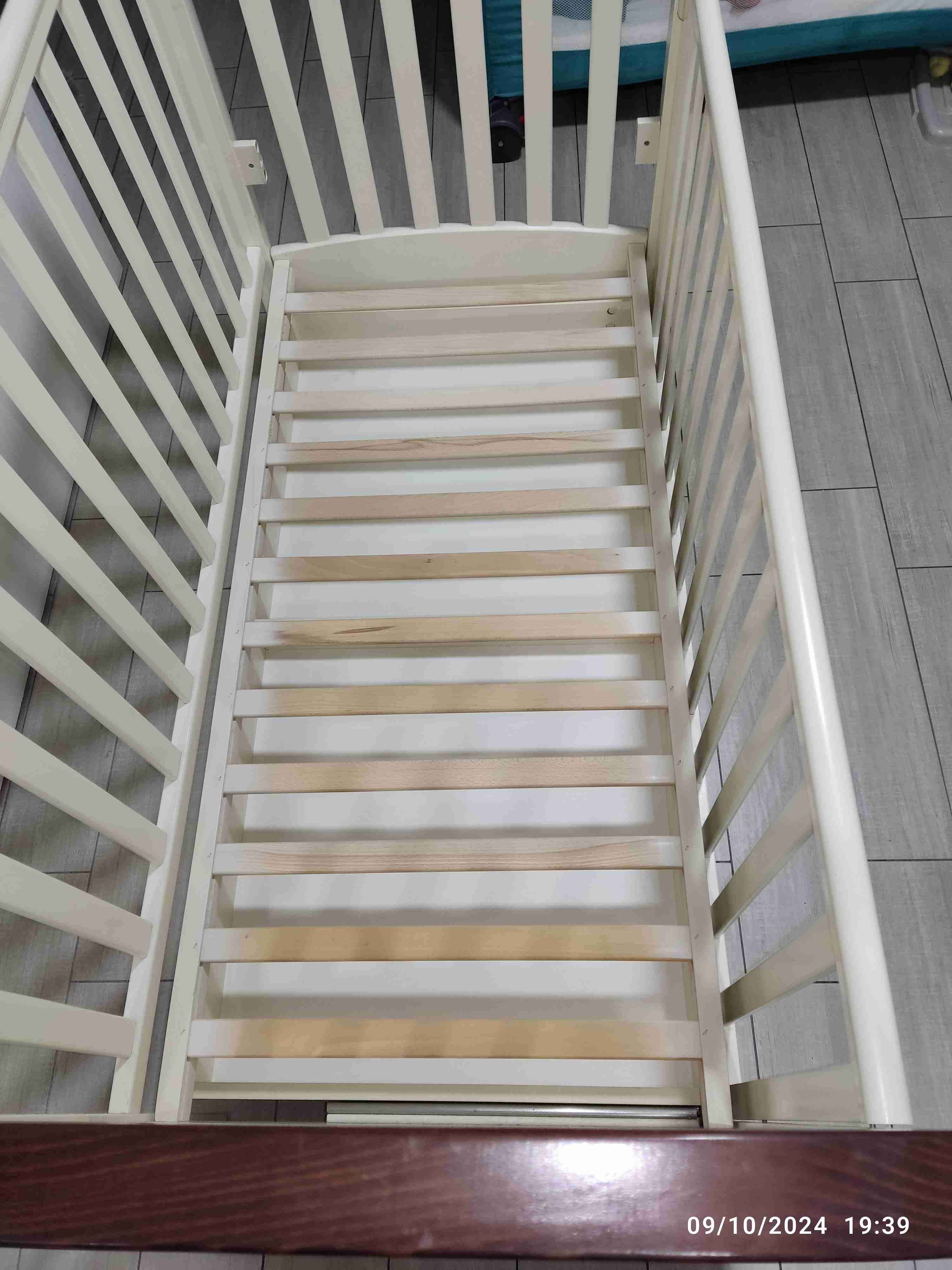 Cuna de madera con cajón - miniatura 2