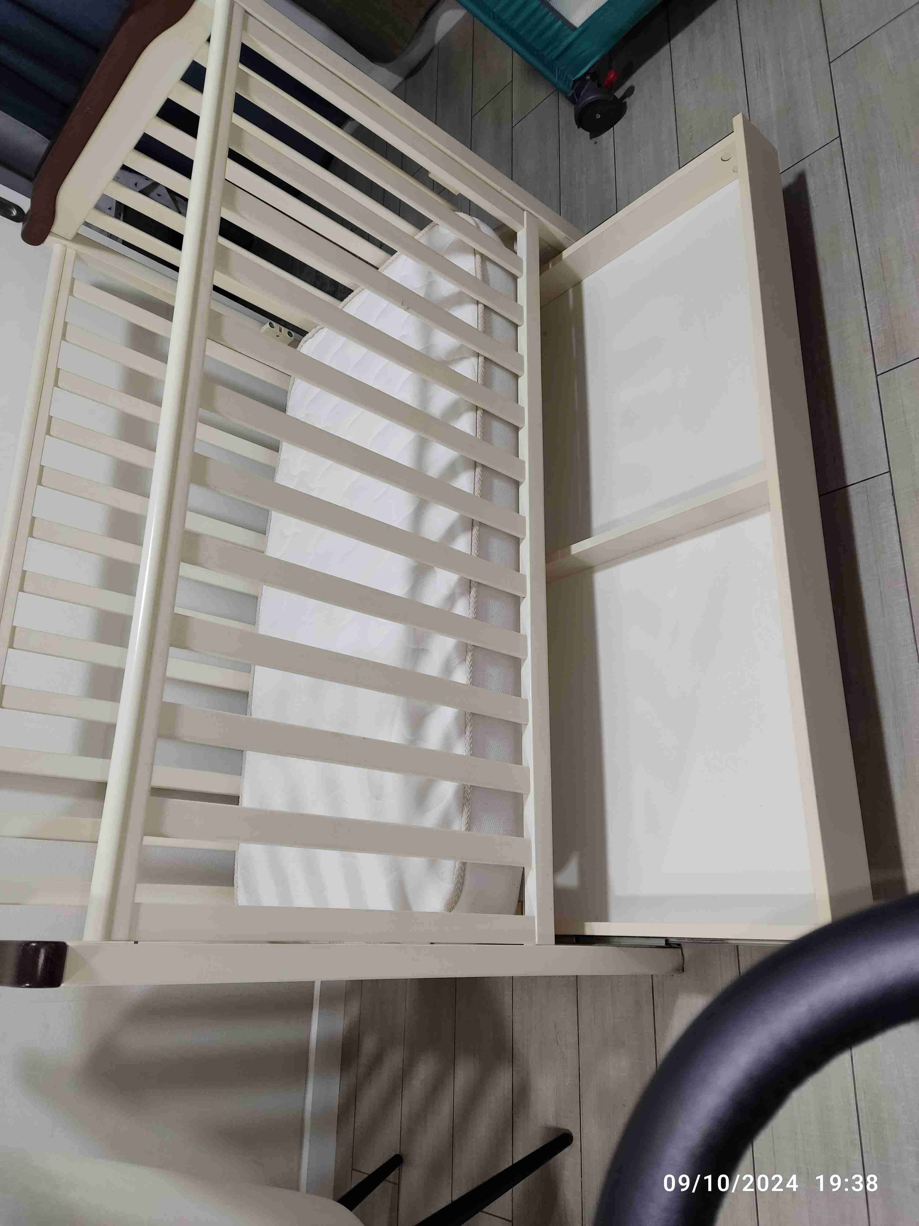 Cuna de madera con cajón - miniatura 4