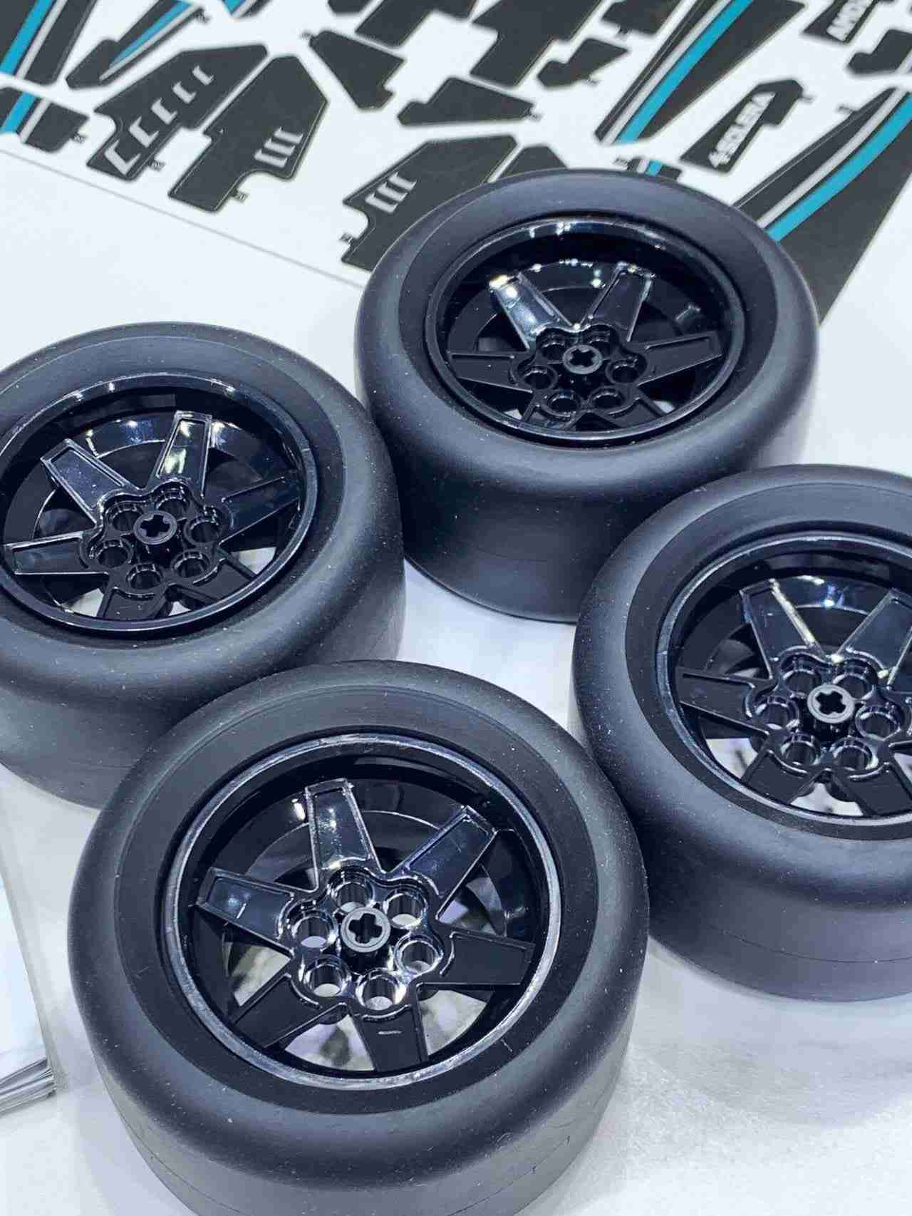 LEGO Technic Mercedes-AMG F1 - miniatura 4